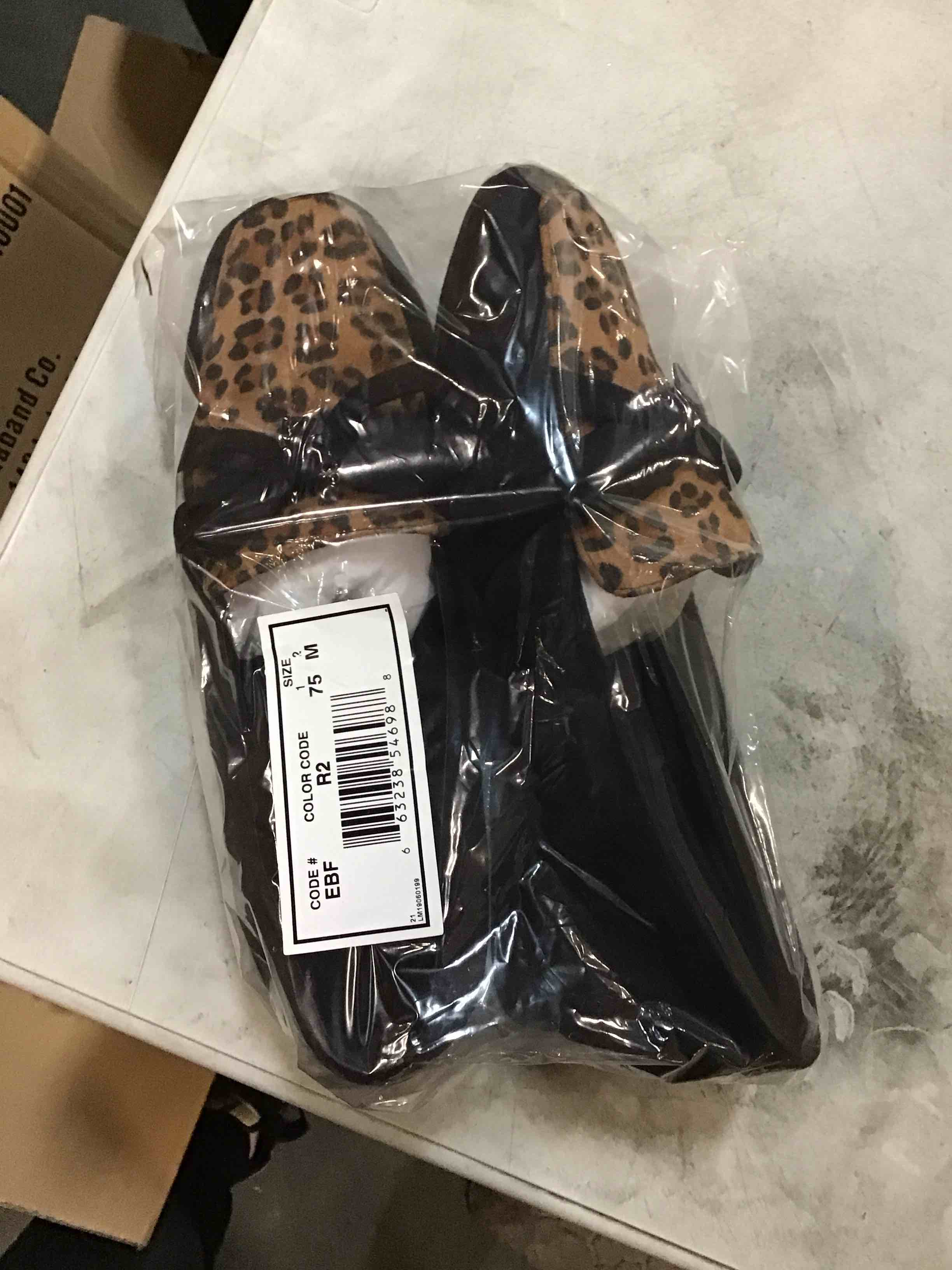 https://s3.amazonaws.com/lotting-images-prod/bidfta/_1725593018335.jpeg