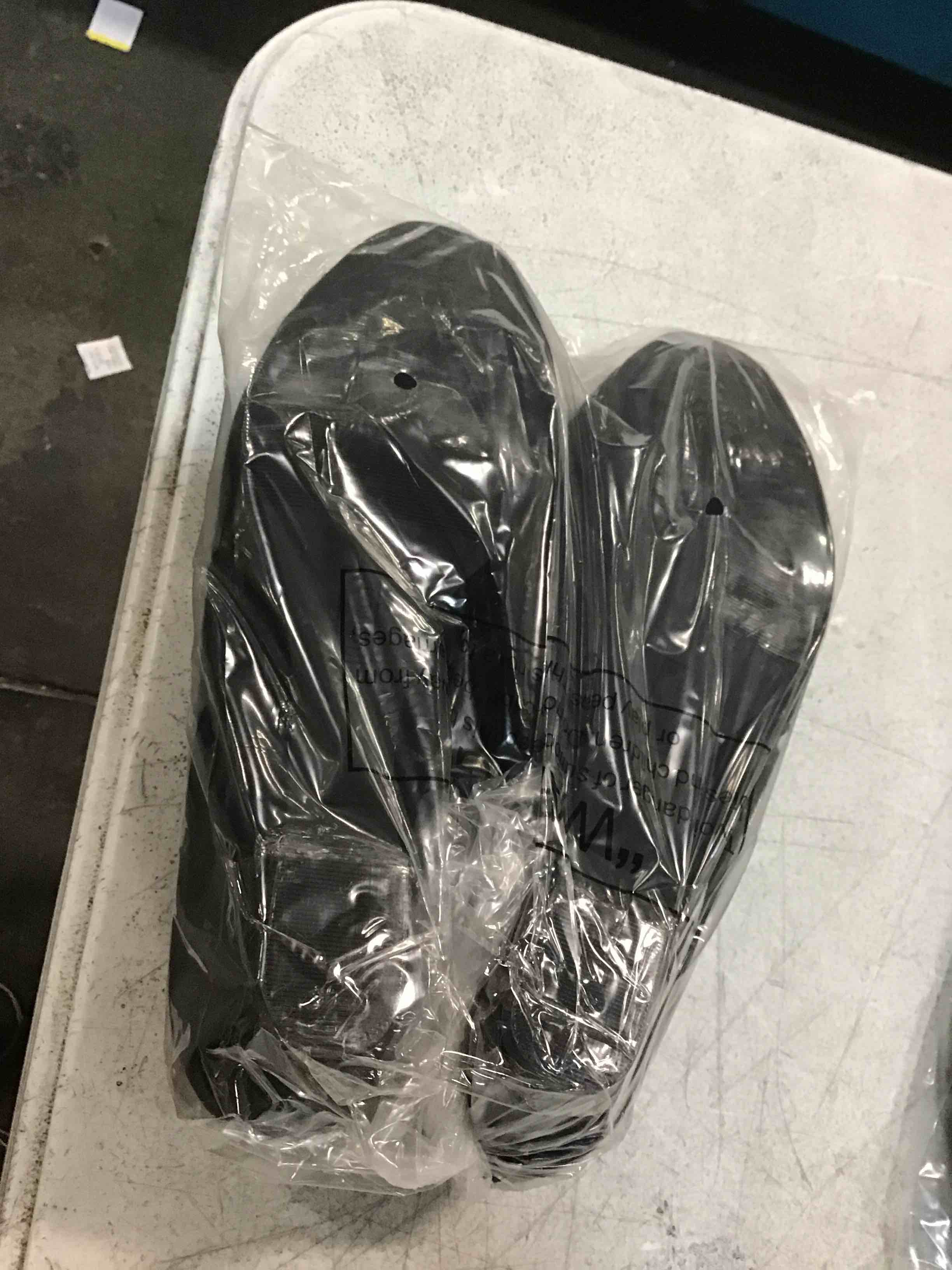 https://s3.amazonaws.com/lotting-images-prod/bidfta/_1725597577518.jpeg