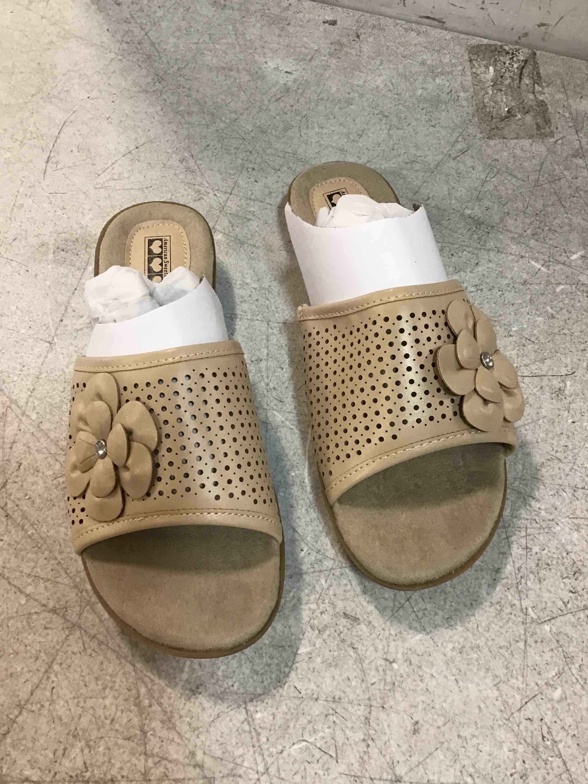 American sweetheart sandals brown size 9 M 