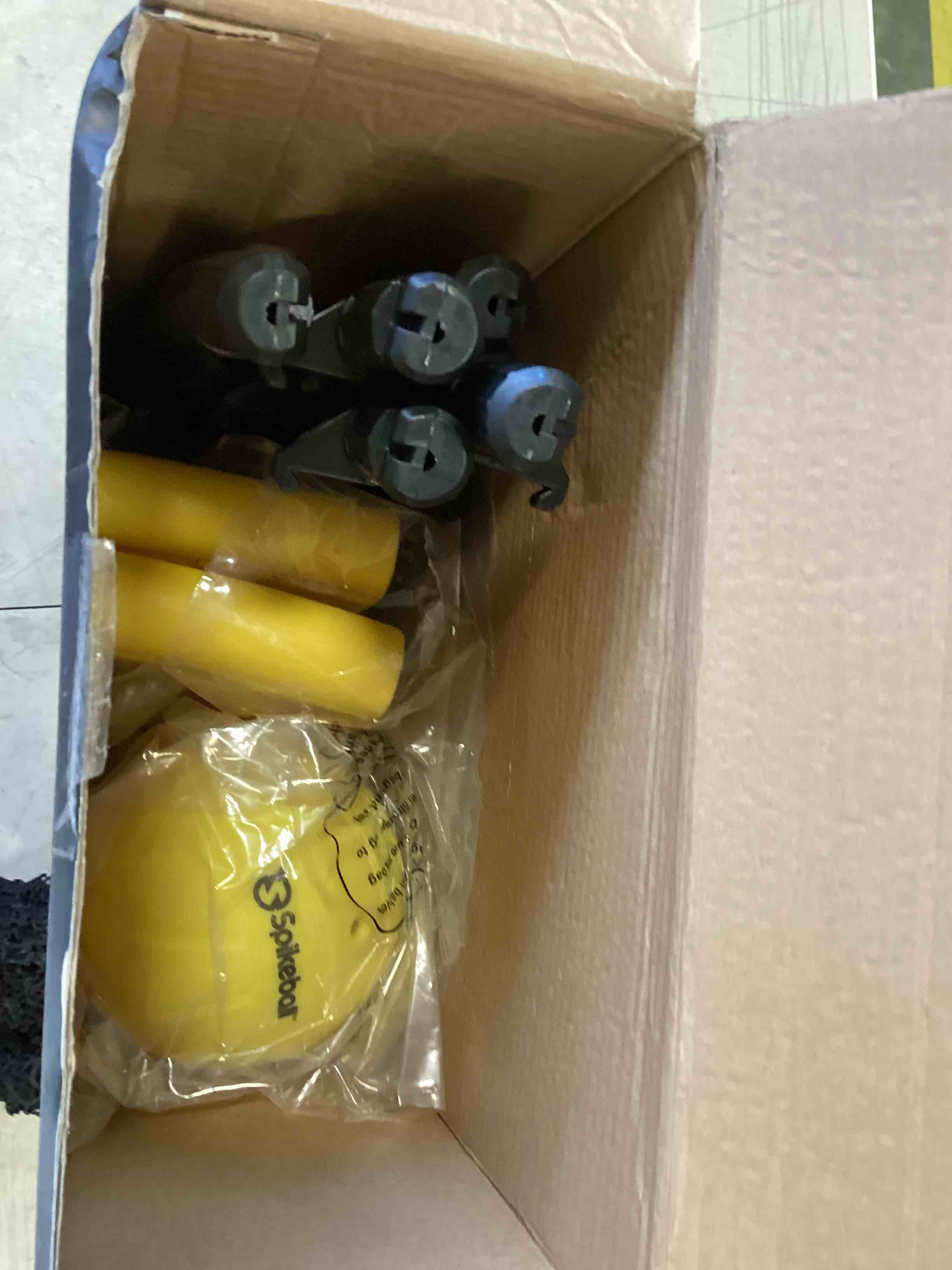 https://s3.amazonaws.com/lotting-images-prod/bidfta/_1725628515139.jpeg