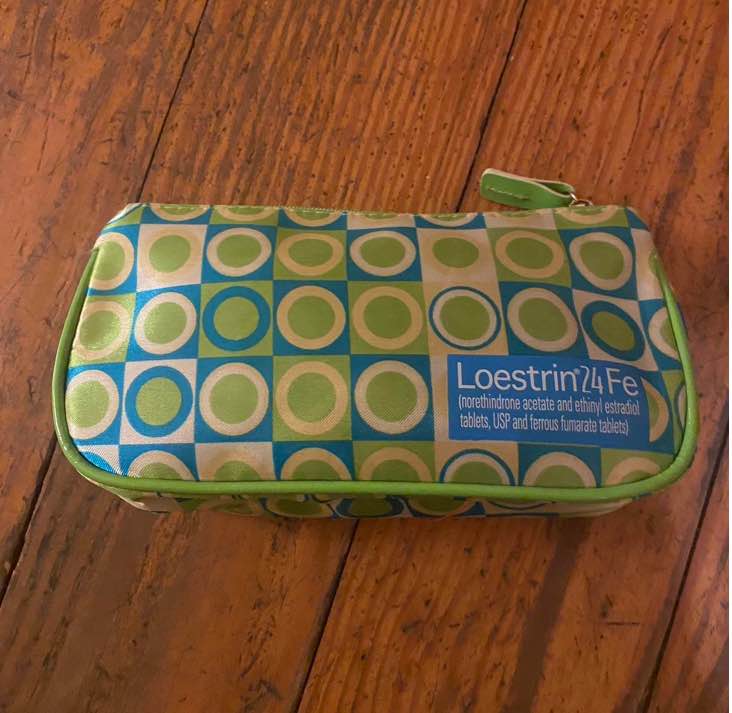 Small pencil case, and perfect for a night out! Fits a phone and accessories! (PAck OF 6)