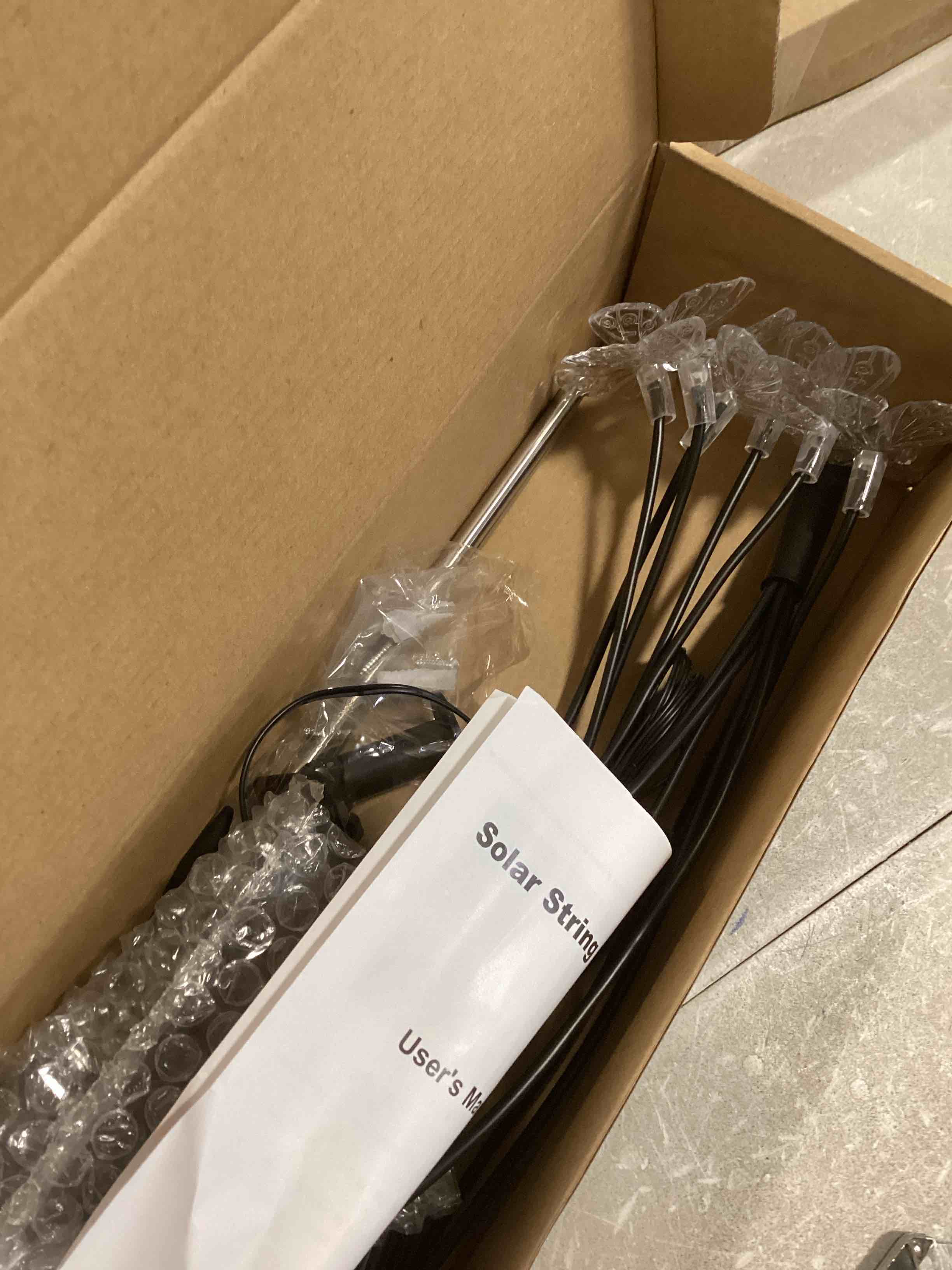 https://s3.amazonaws.com/lotting-images-prod/bidfta/_1726517374231.jpeg