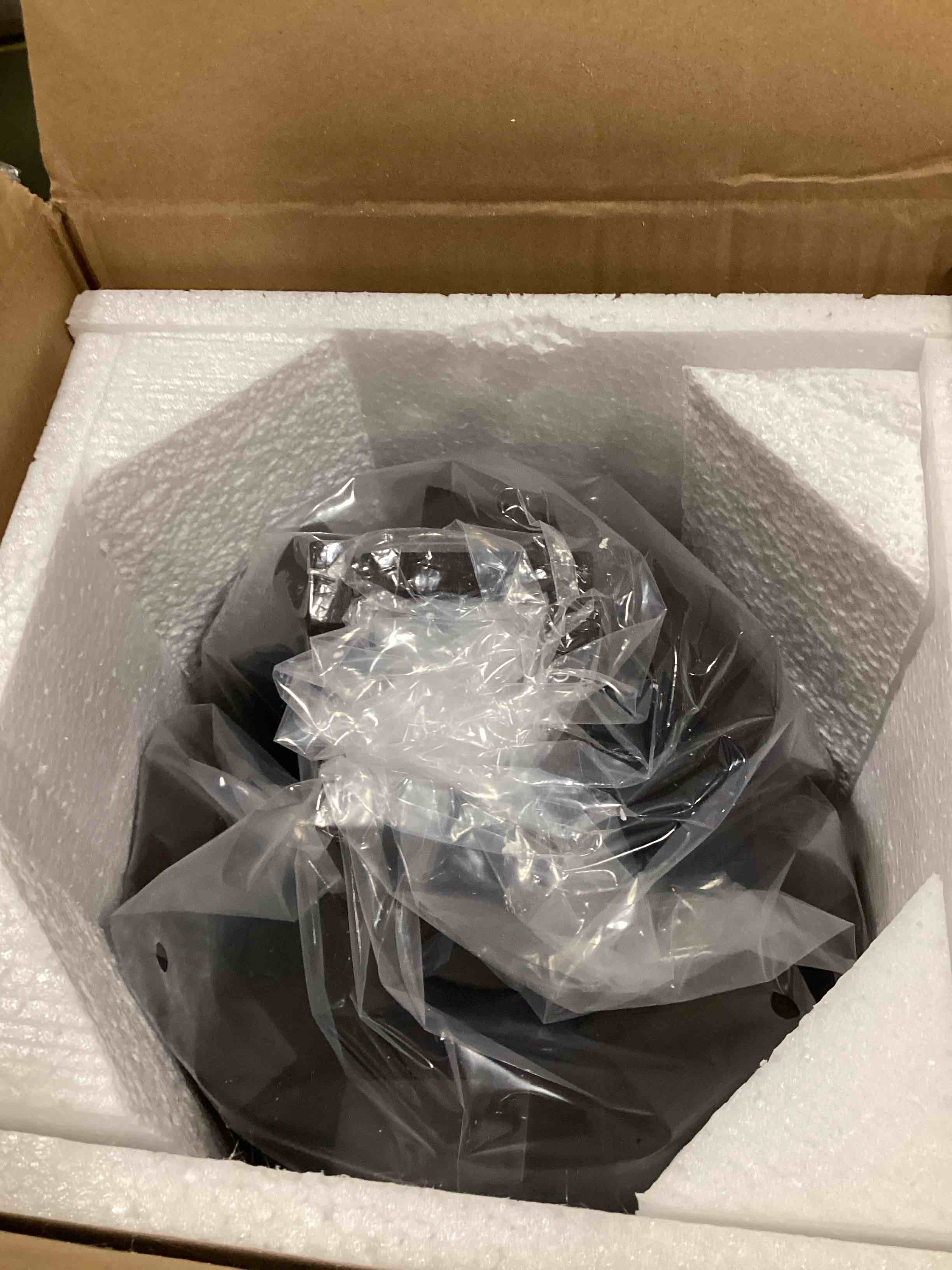 https://s3.amazonaws.com/lotting-images-prod/bidfta/_1727698867578.jpeg