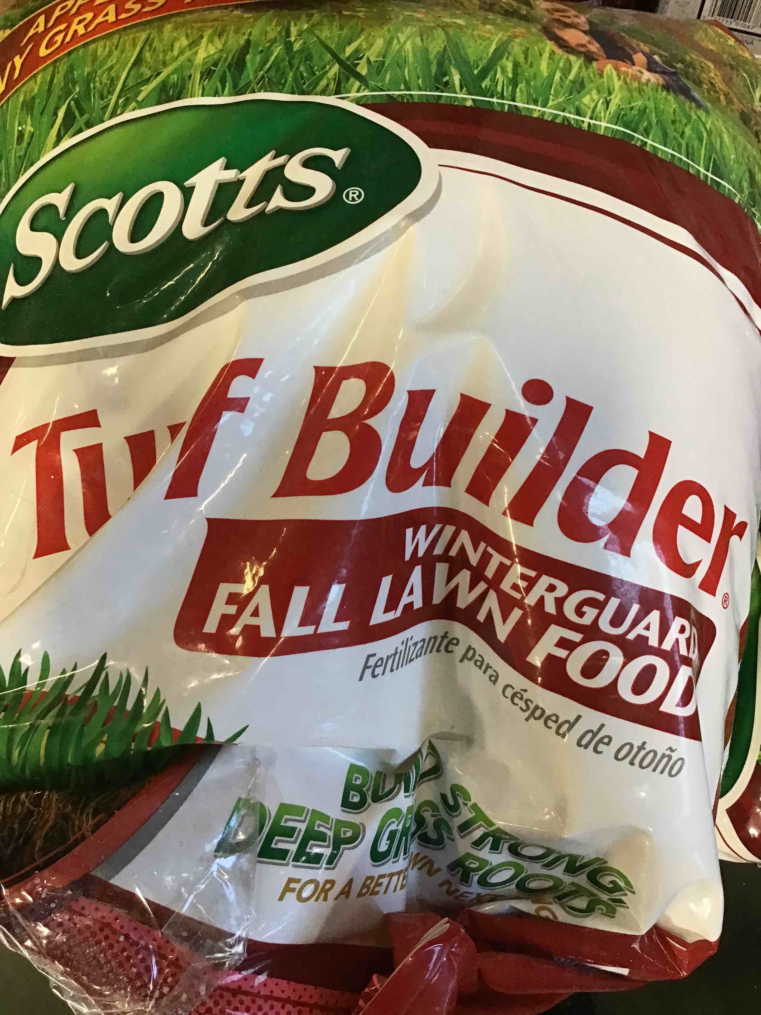 Scotts Turf Builder Lawn Food - WinterGuard Fall Lawn Food, 15,000-sq ft (Lawn Fertilizer)  (Not Sold in Pinellas County, FL)
