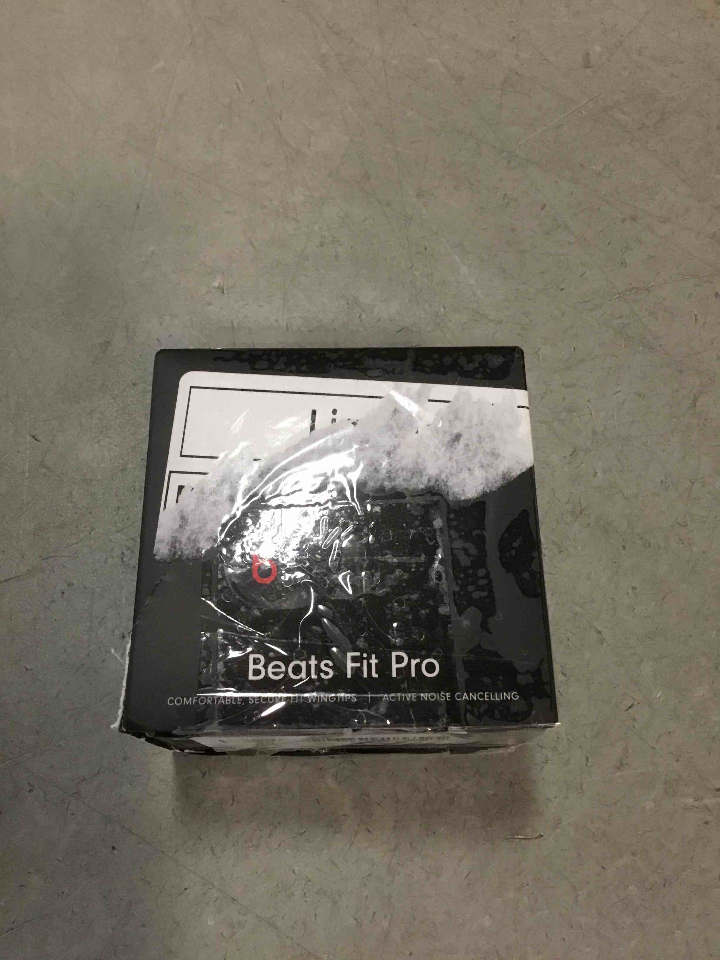 https://s3.amazonaws.com/lotting-images-prod/bidfta/_1727883602314.jpeg