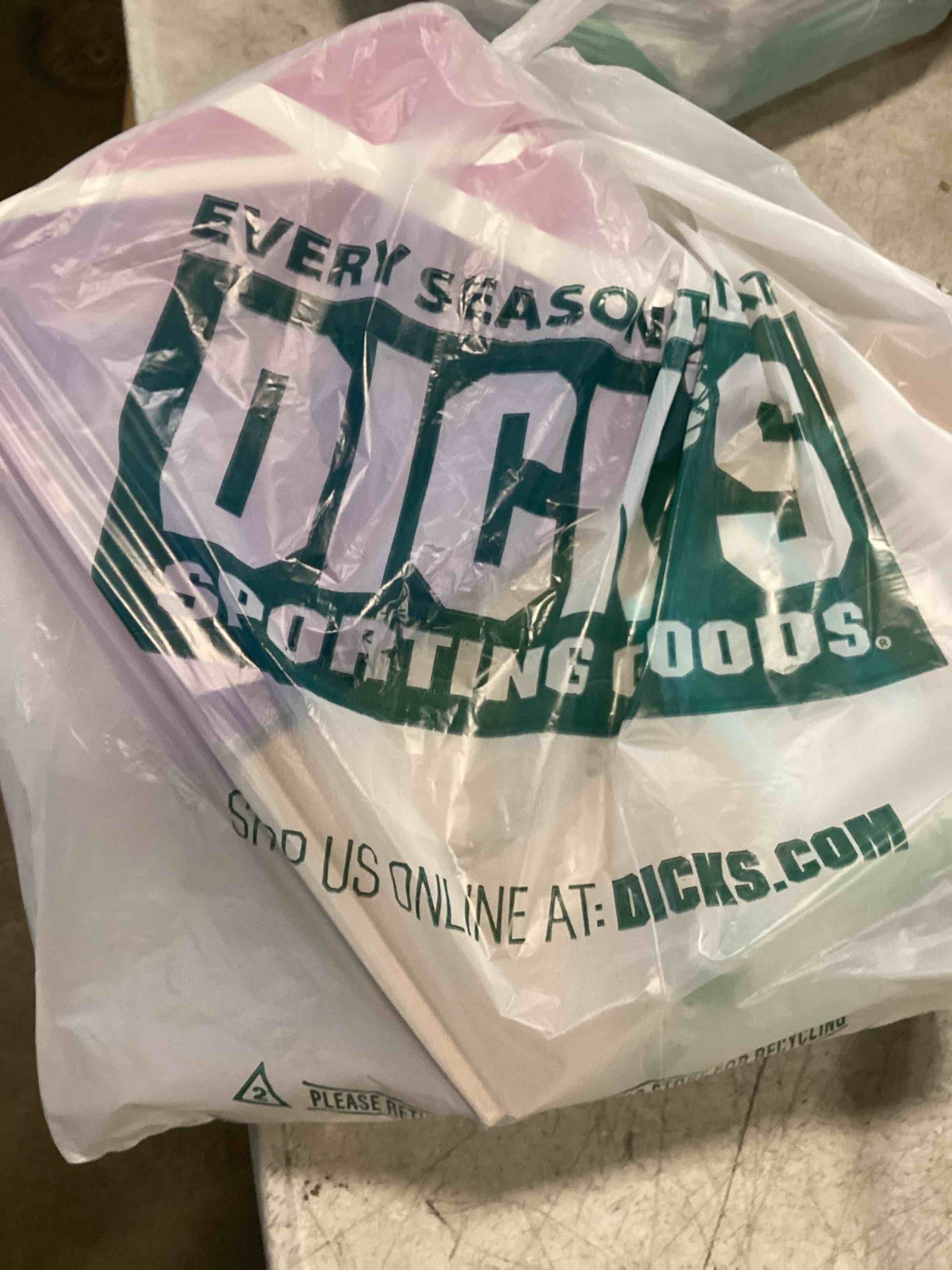 https://s3.amazonaws.com/lotting-images-prod/bidfta/_1727892188299.jpeg