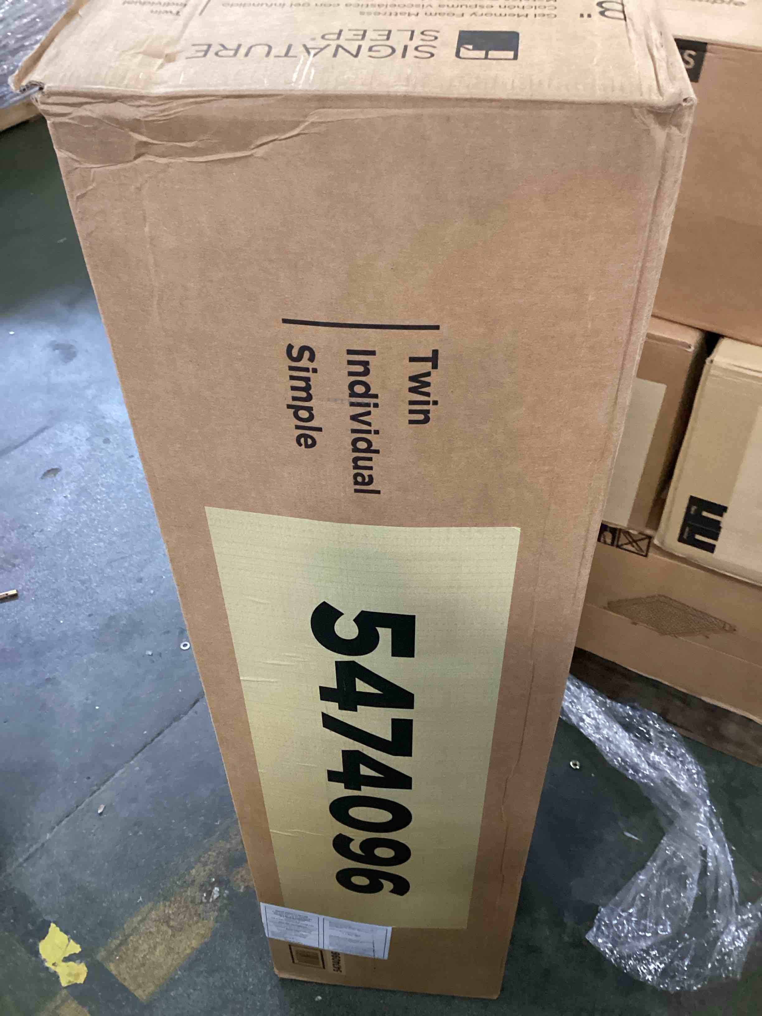 https://s3.amazonaws.com/lotting-images-prod/bidfta/_1728054467002.jpeg
