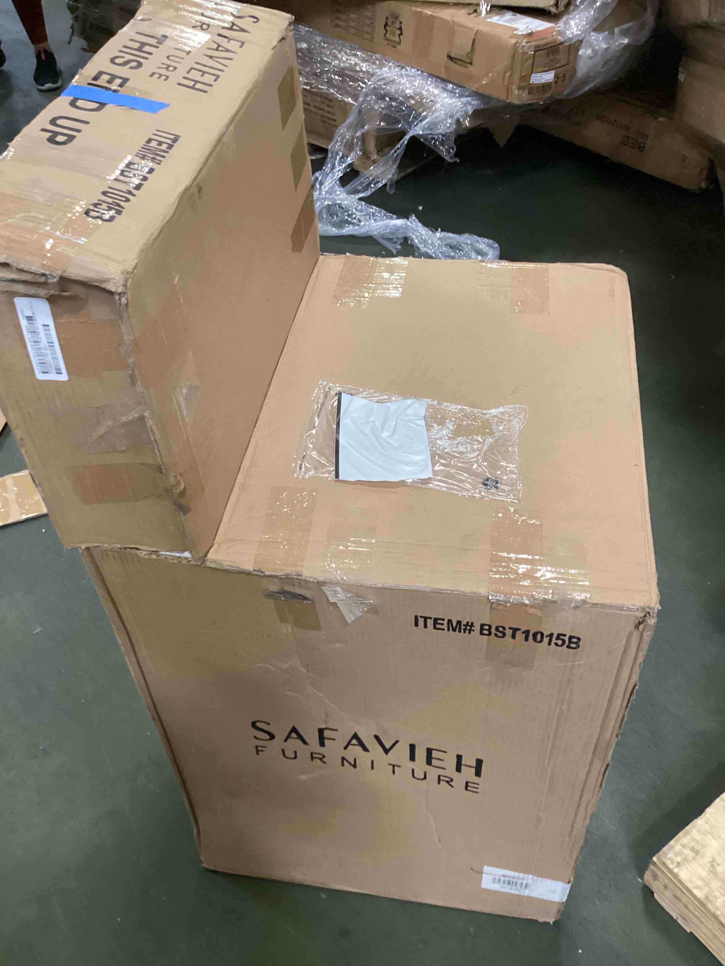 https://s3.amazonaws.com/lotting-images-prod/bidfta/_1728070762195.jpeg