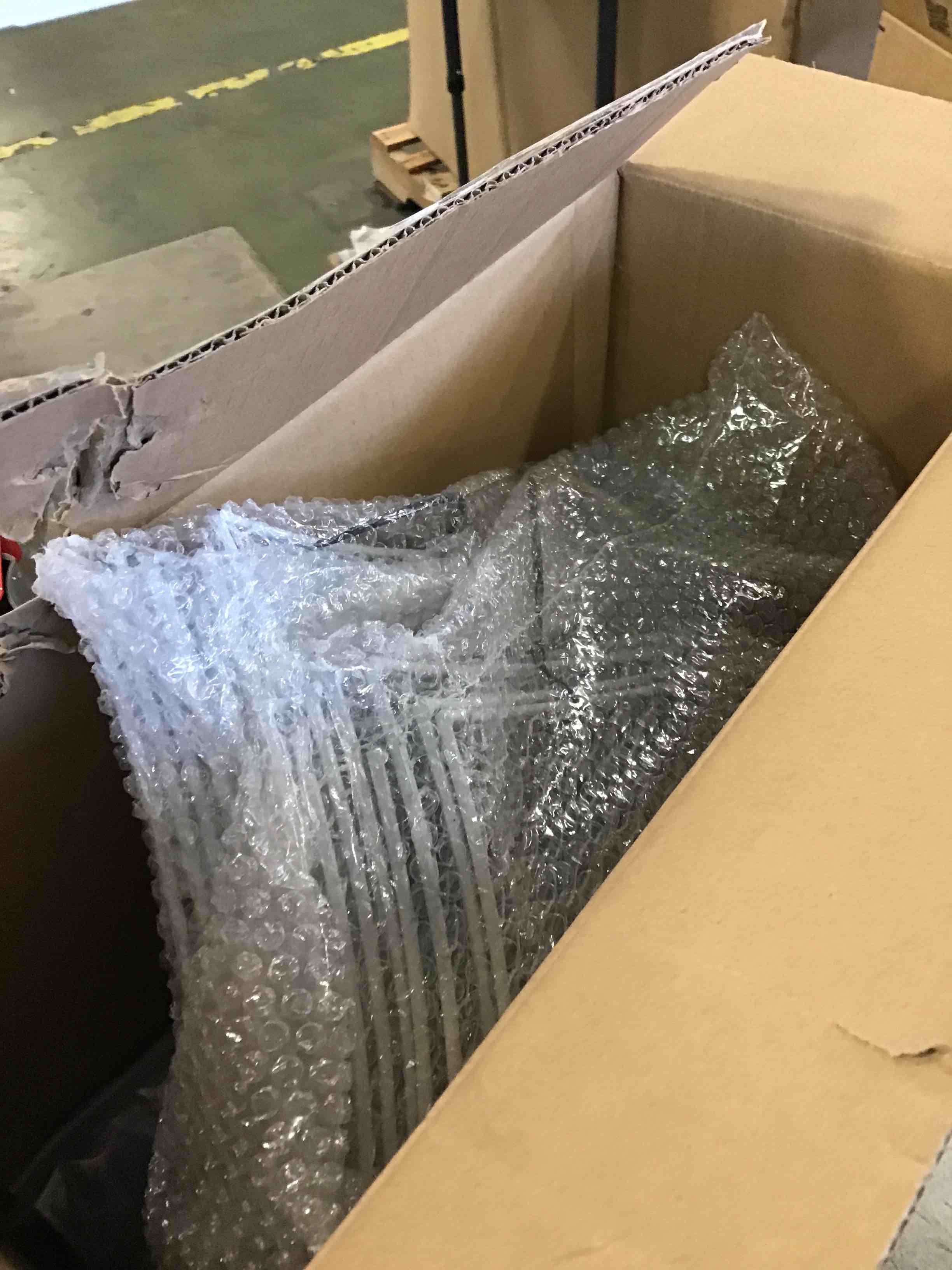 https://s3.amazonaws.com/lotting-images-prod/bidfta/_1728072355035.jpeg