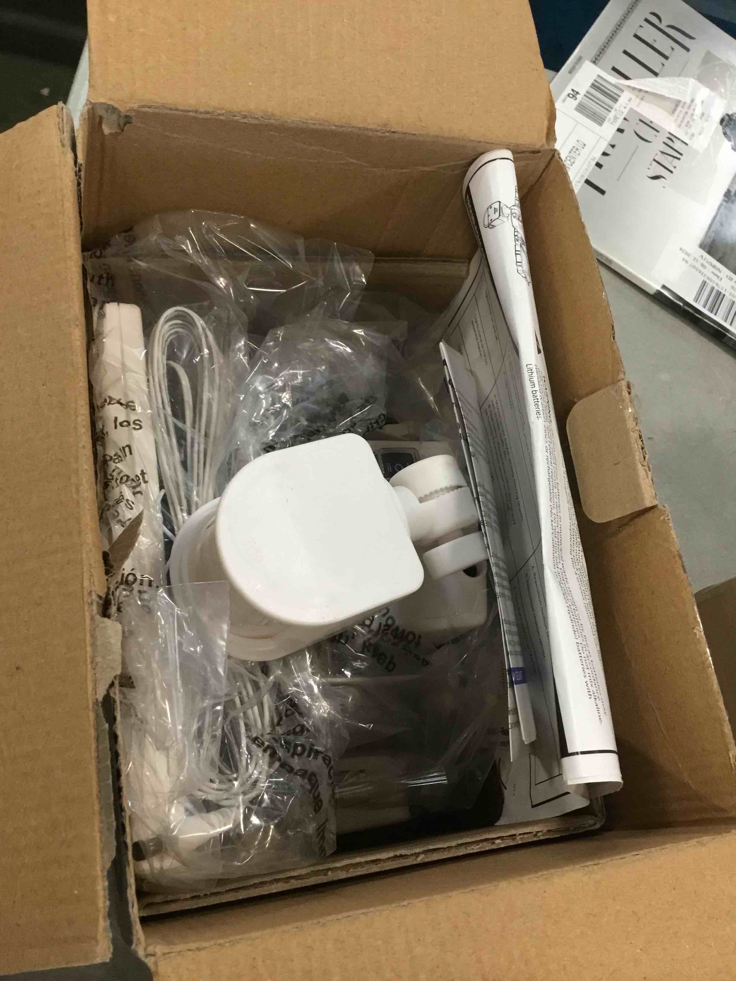 https://s3.amazonaws.com/lotting-images-prod/bidfta/_1728401322178.jpeg