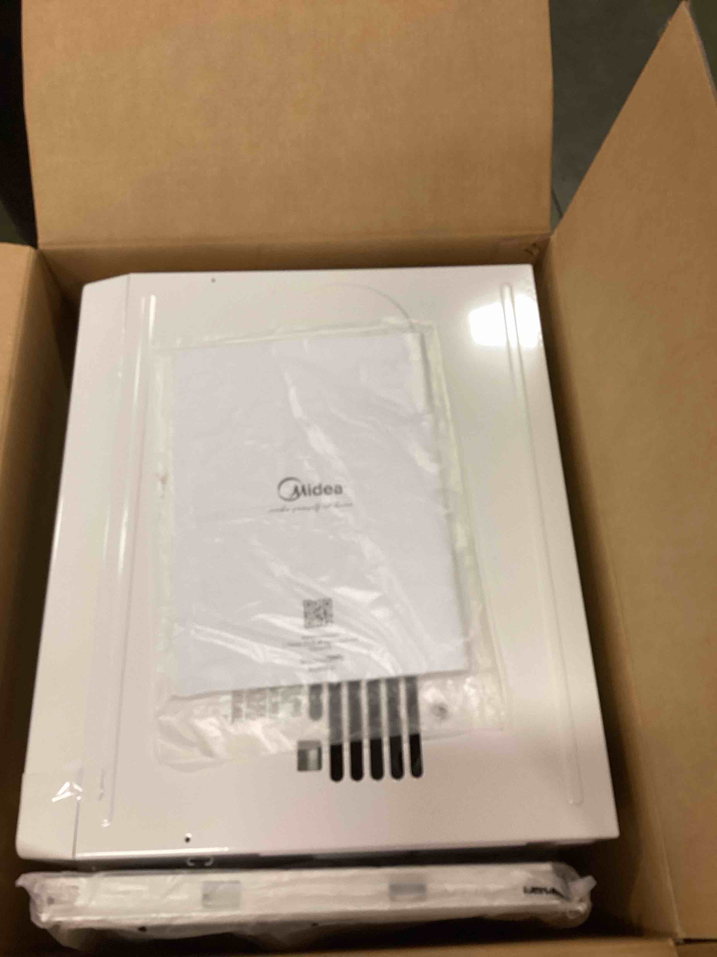 https://s3.amazonaws.com/lotting-images-prod/bidfta/_1728401592892.jpeg