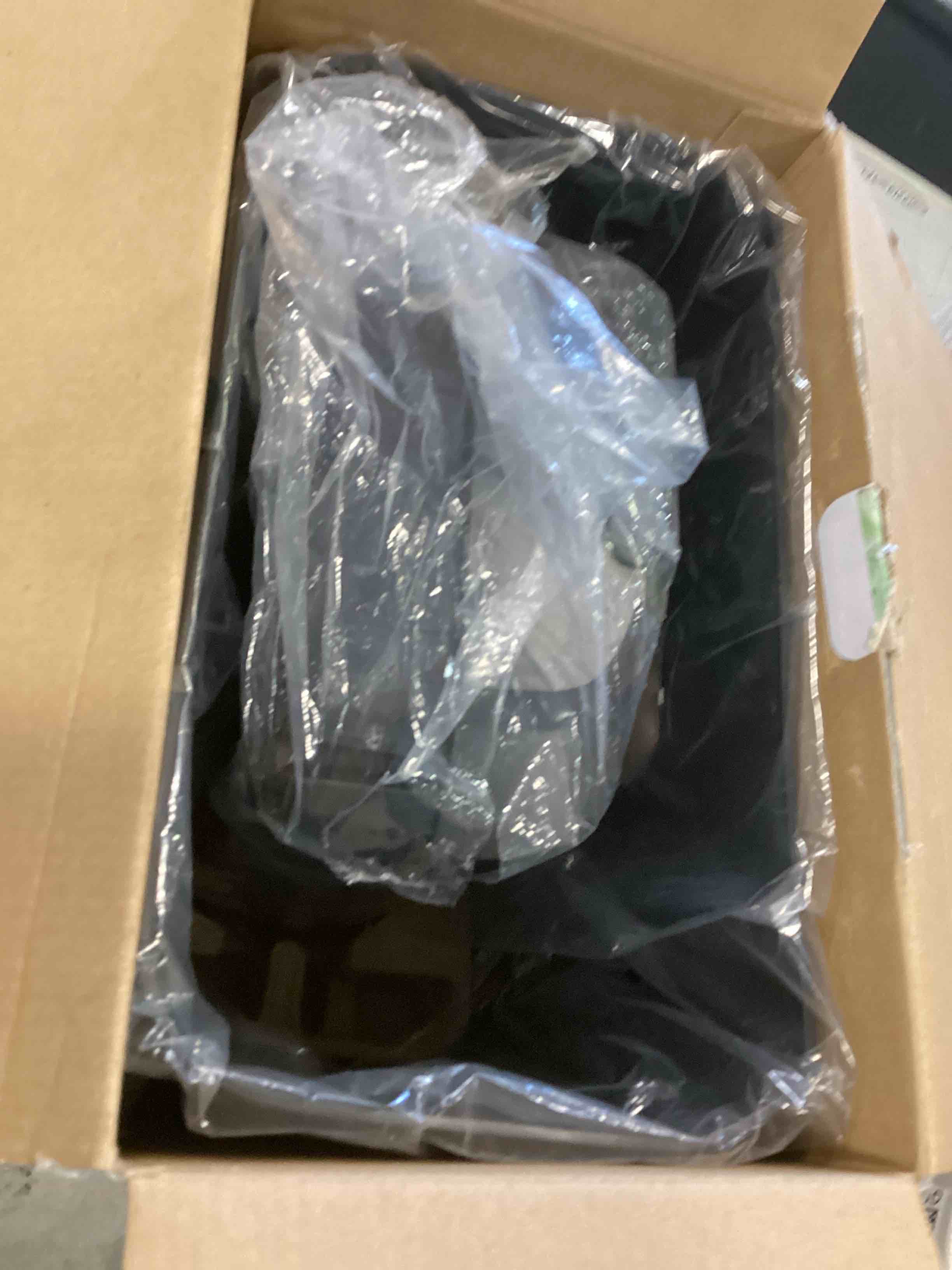 https://s3.amazonaws.com/lotting-images-prod/bidfta/_1728574781299.jpeg