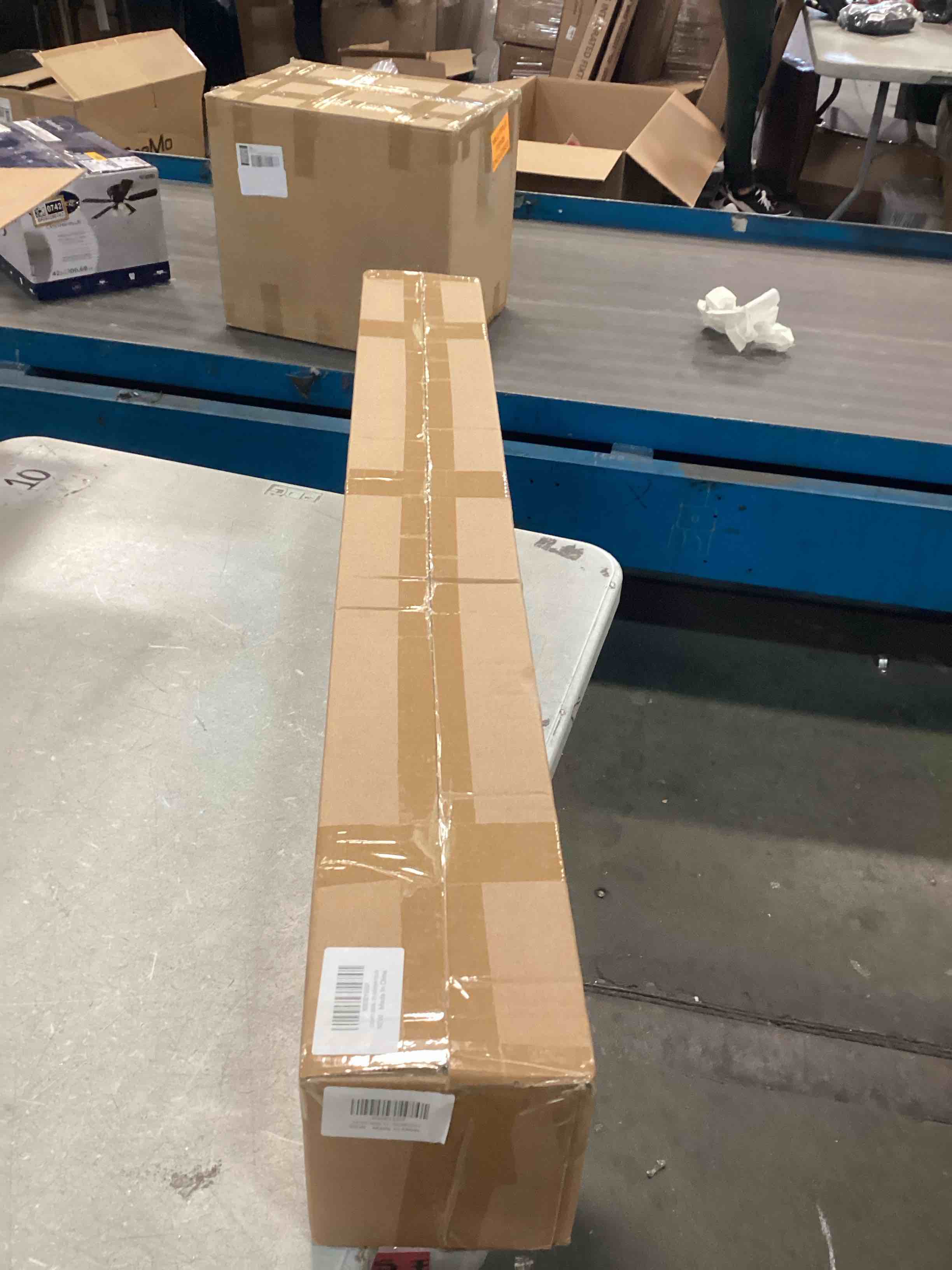 https://s3.amazonaws.com/lotting-images-prod/bidfta/_1729614370970.jpeg