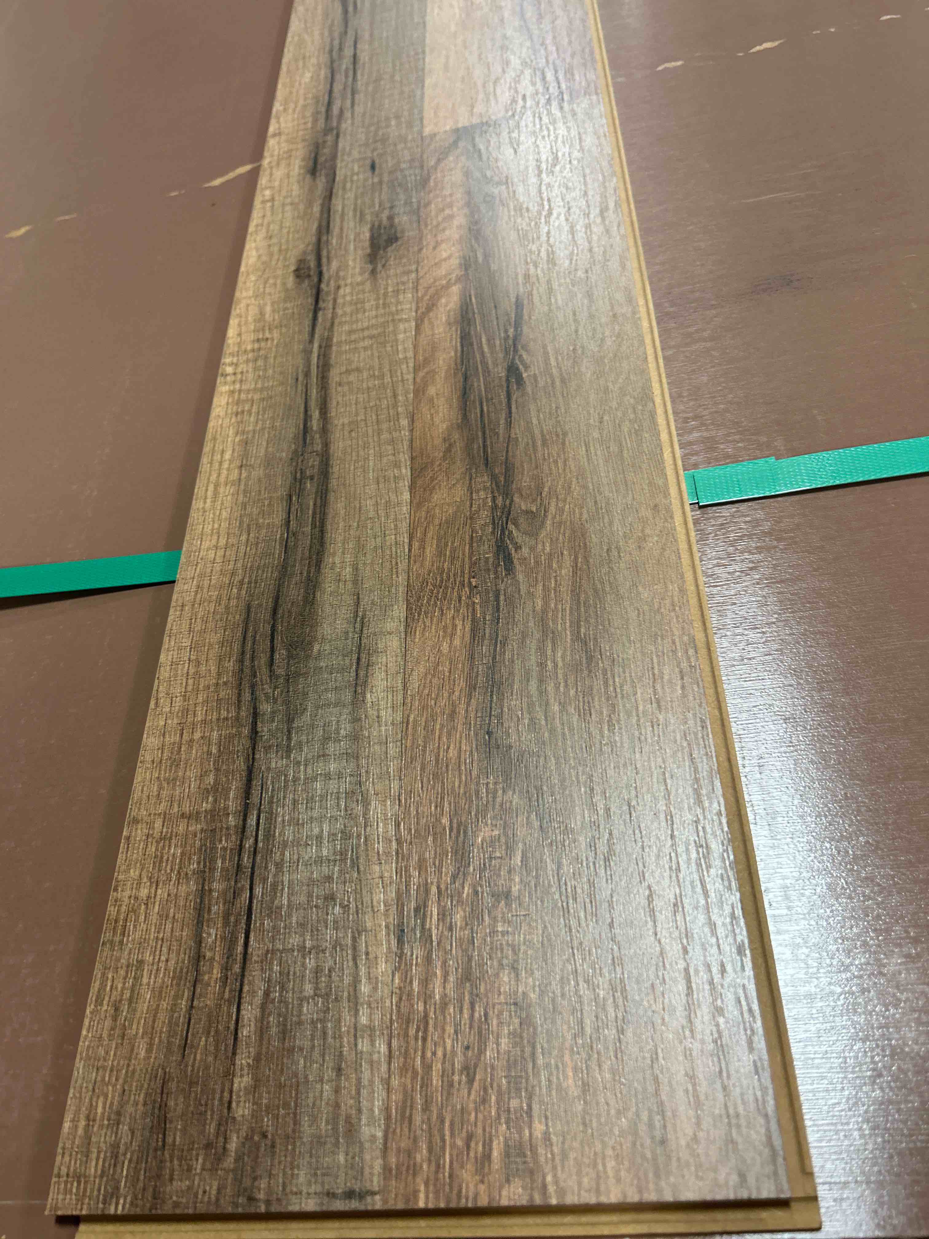 Laminate Wood Flooring (22.66 sq ft/ Box) 56 Boxes = 1268.98 Sq Ft Bid per sq ft 
