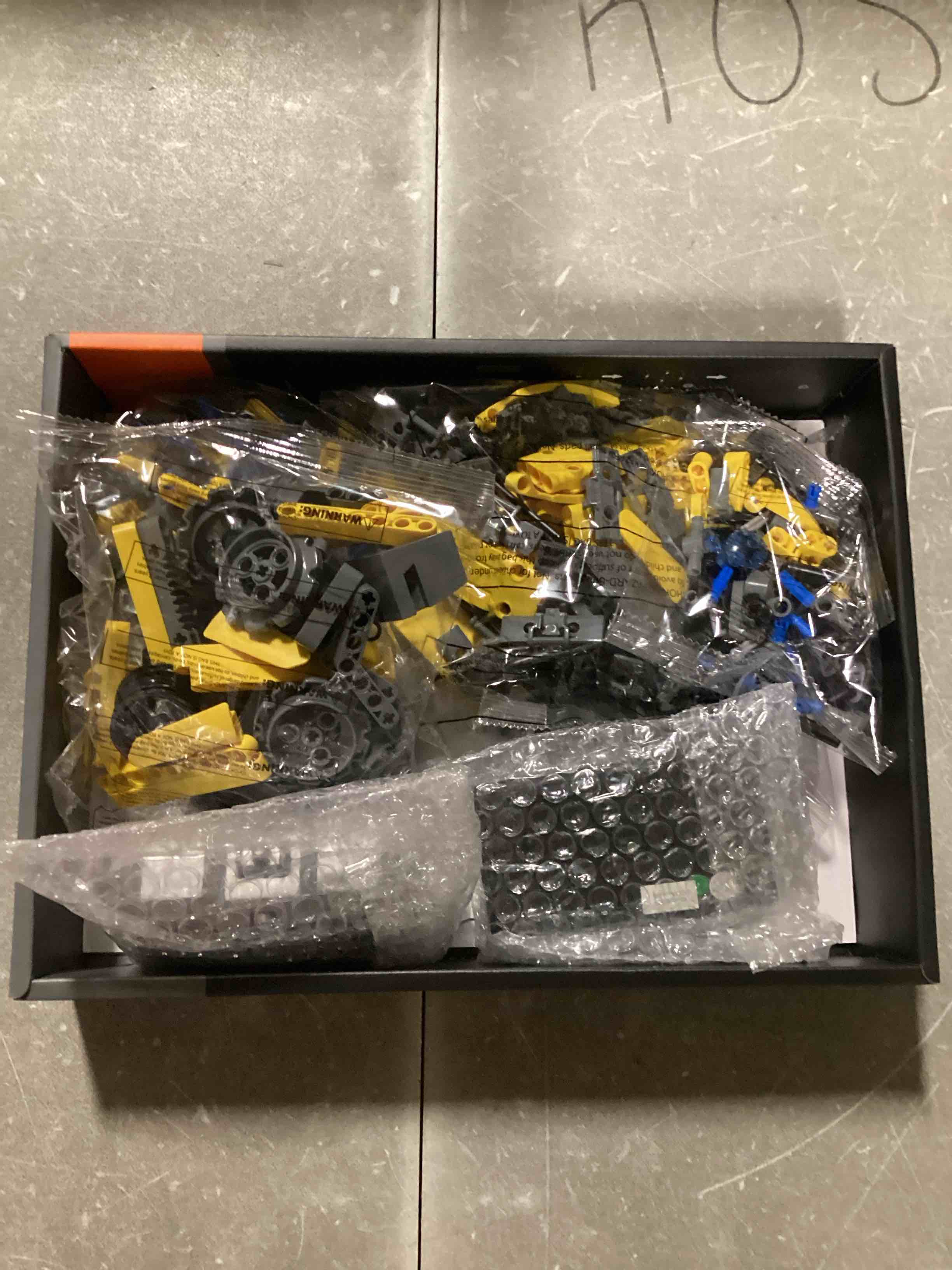 https://s3.amazonaws.com/lotting-images-prod/bidfta/_1730115392805.jpeg