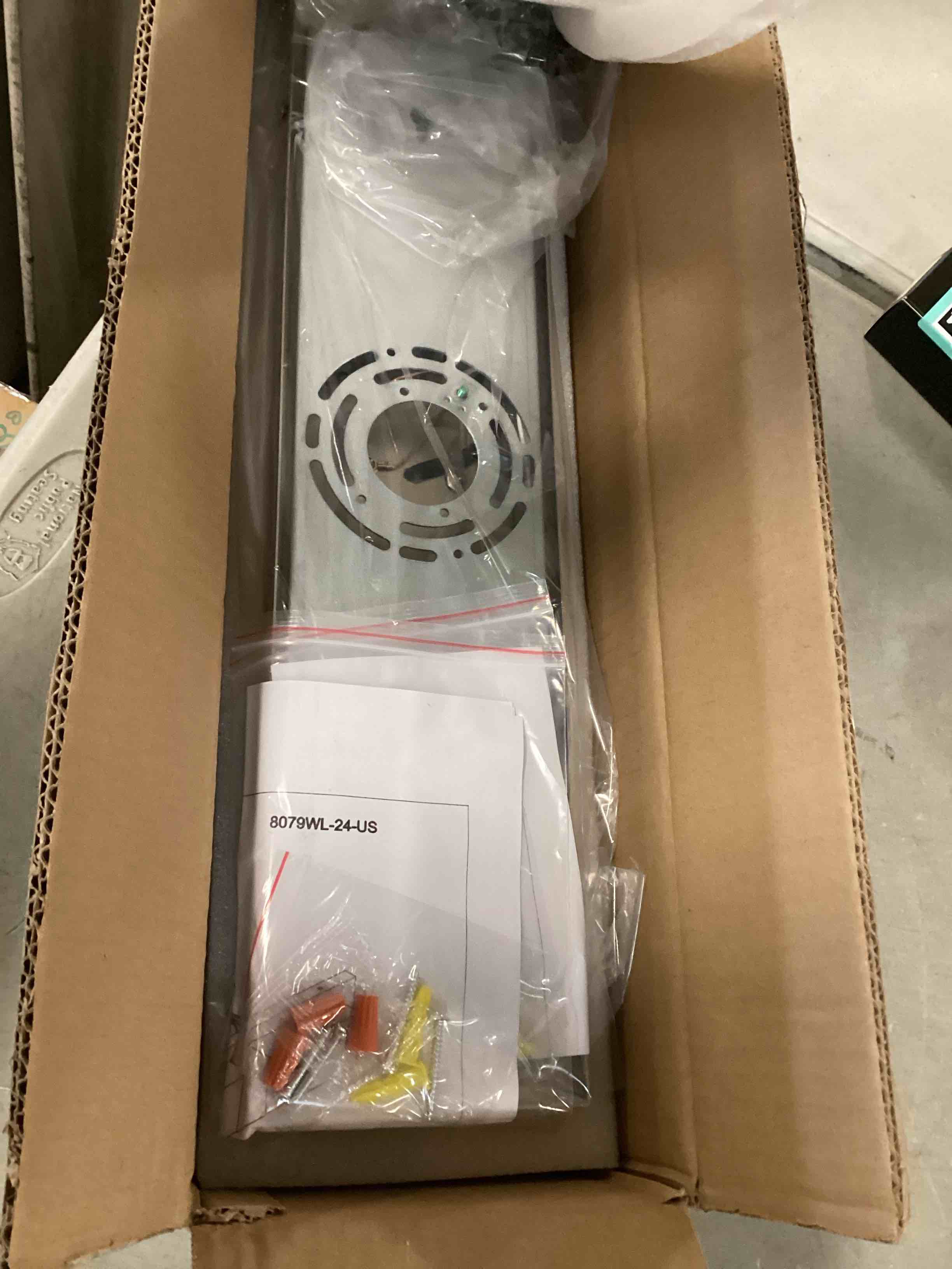 https://s3.amazonaws.com/lotting-images-prod/bidfta/_1730121308749.jpeg