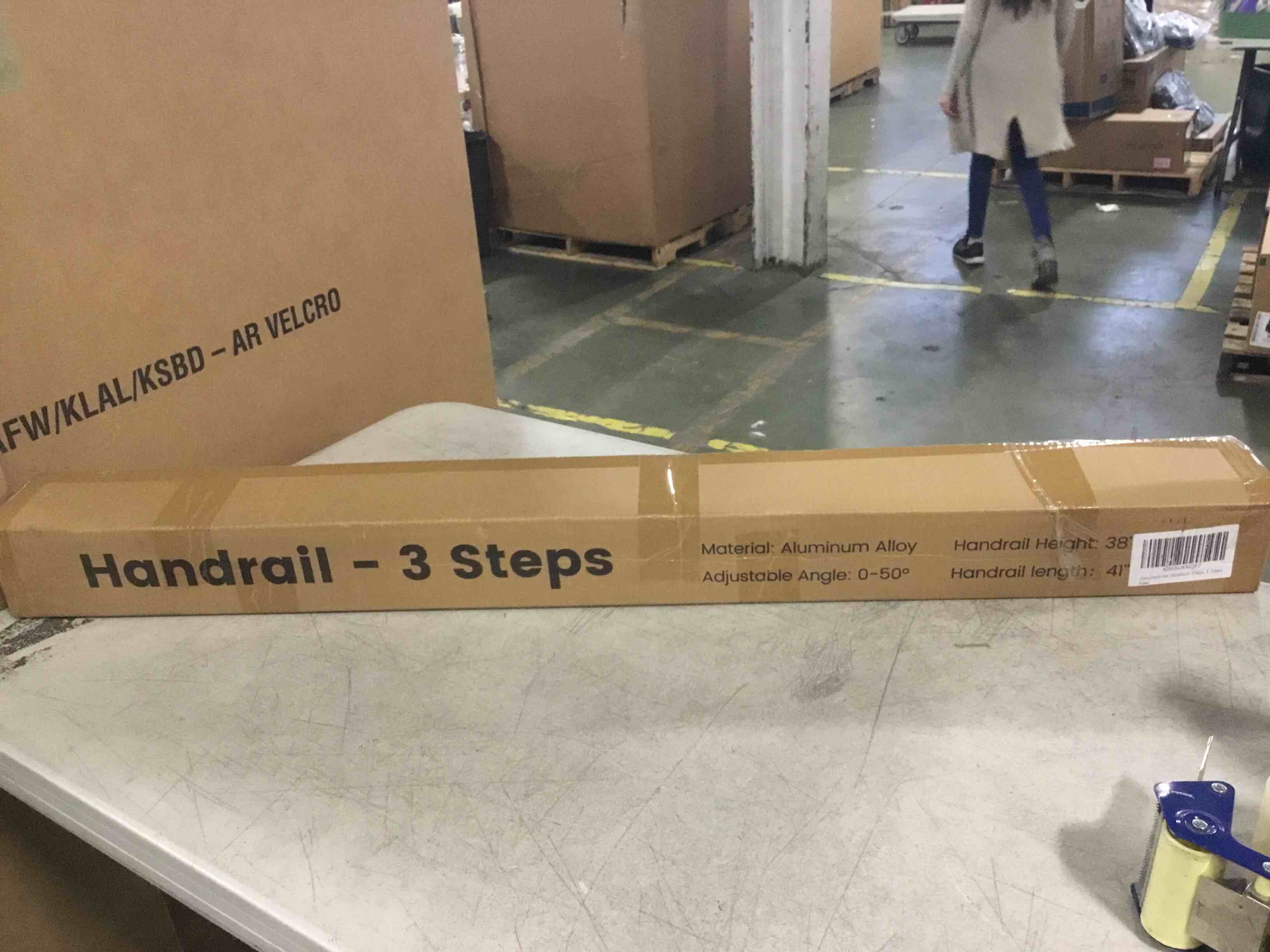 https://s3.amazonaws.com/lotting-images-prod/bidfta/_1730377164099.jpeg