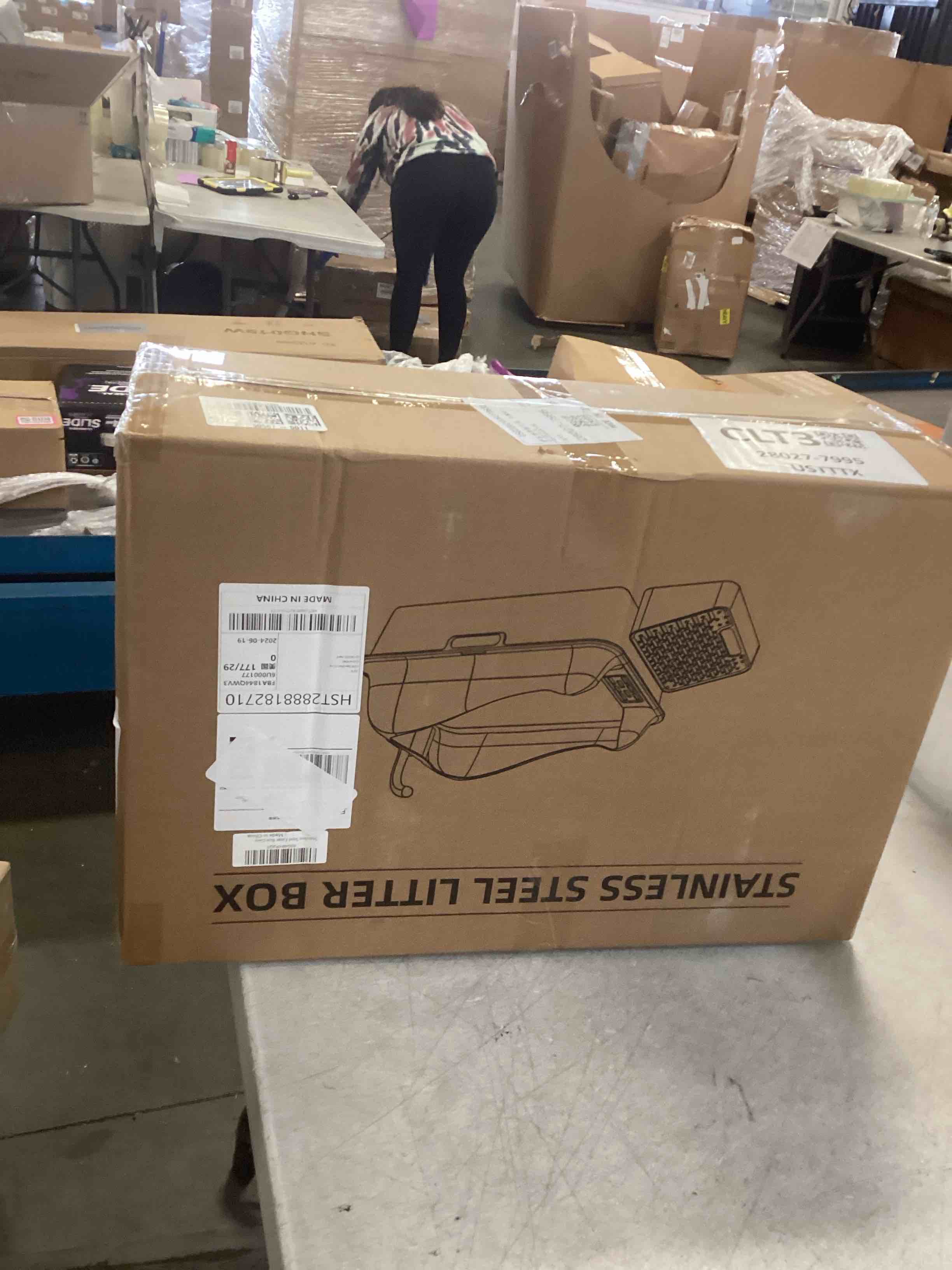 https://s3.amazonaws.com/lotting-images-prod/bidfta/_1731512958396.jpeg
