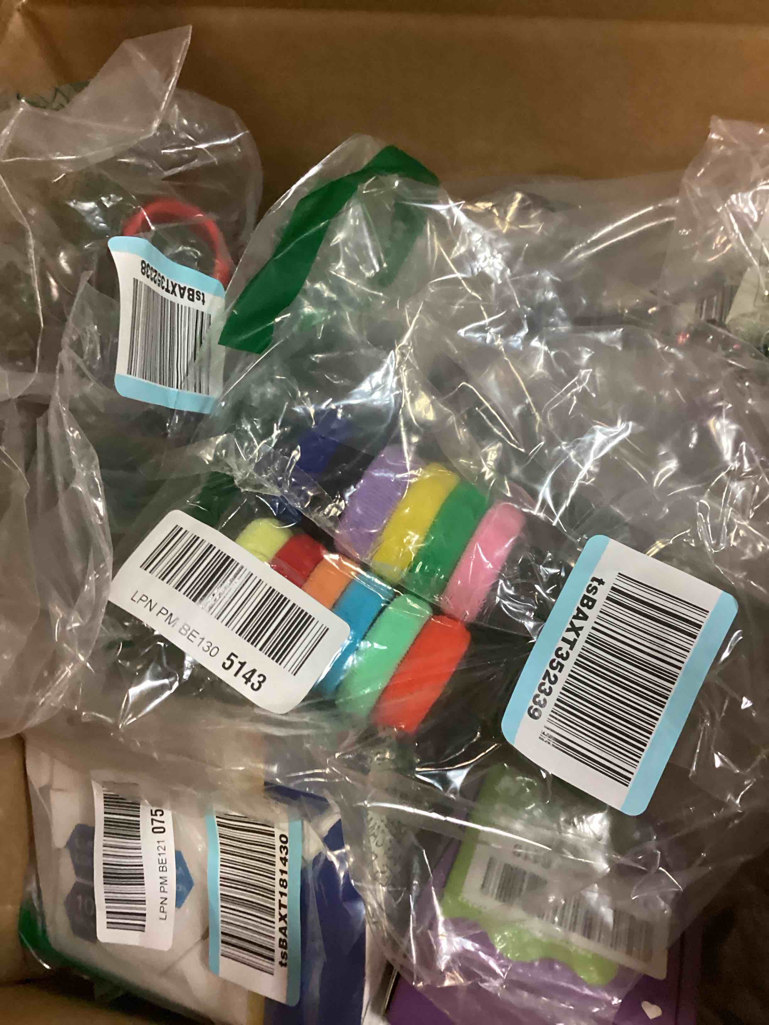 https://s3.amazonaws.com/lotting-images-prod/bidfta/_1731604285335.jpeg