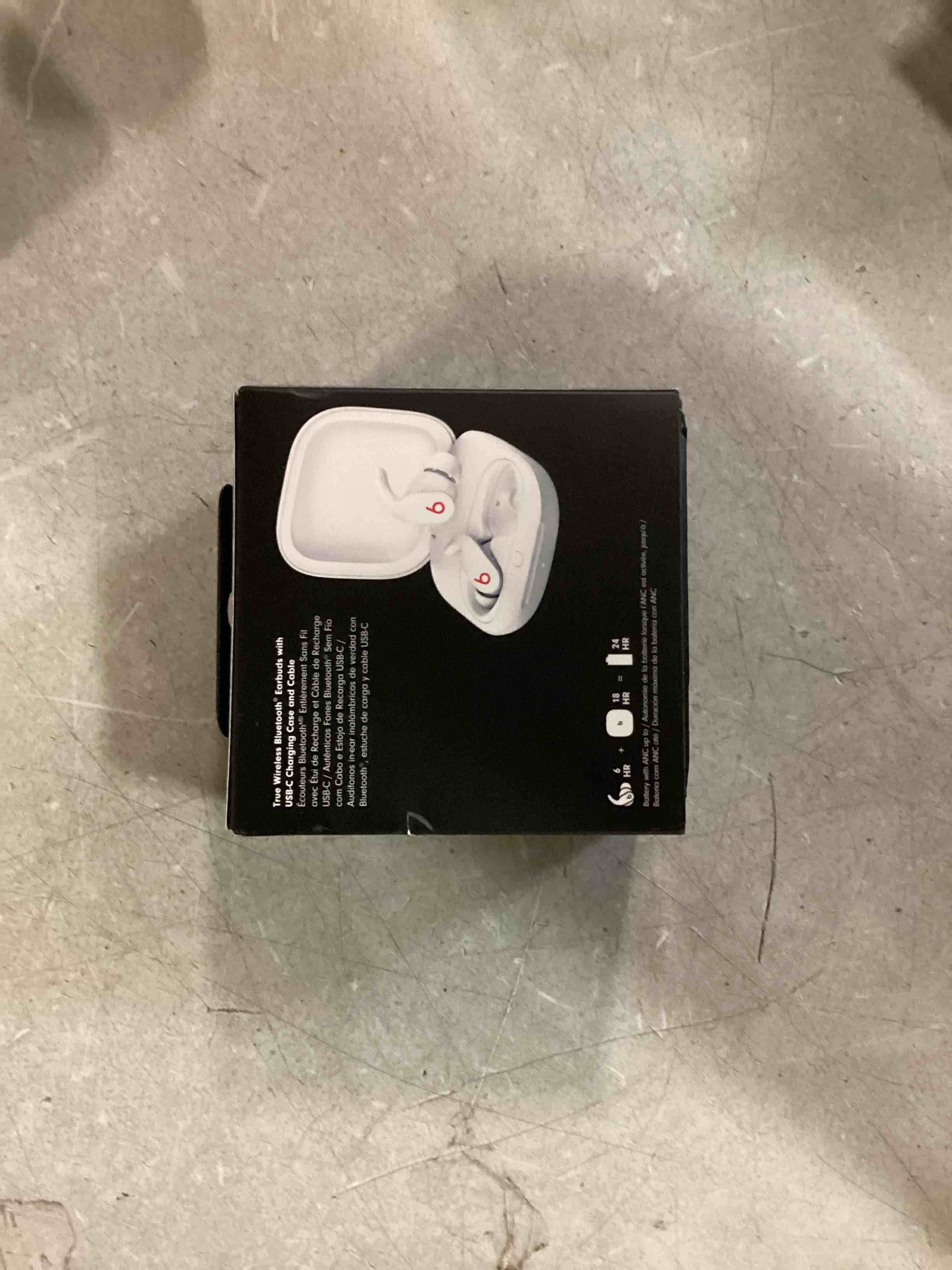 https://s3.amazonaws.com/lotting-images-prod/bidfta/_1731703859241.jpeg