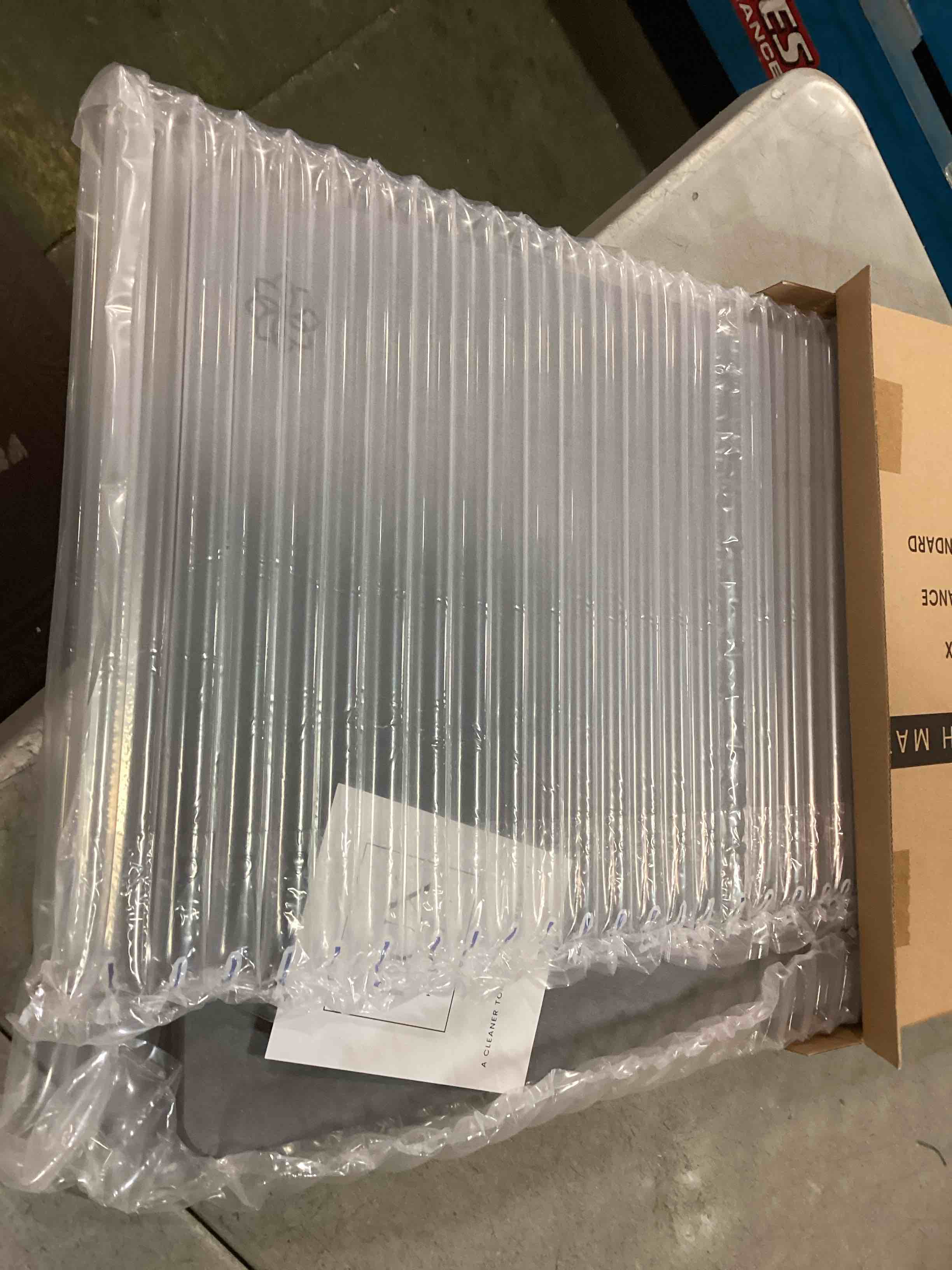 https://s3.amazonaws.com/lotting-images-prod/bidfta/_1732231439275.jpeg