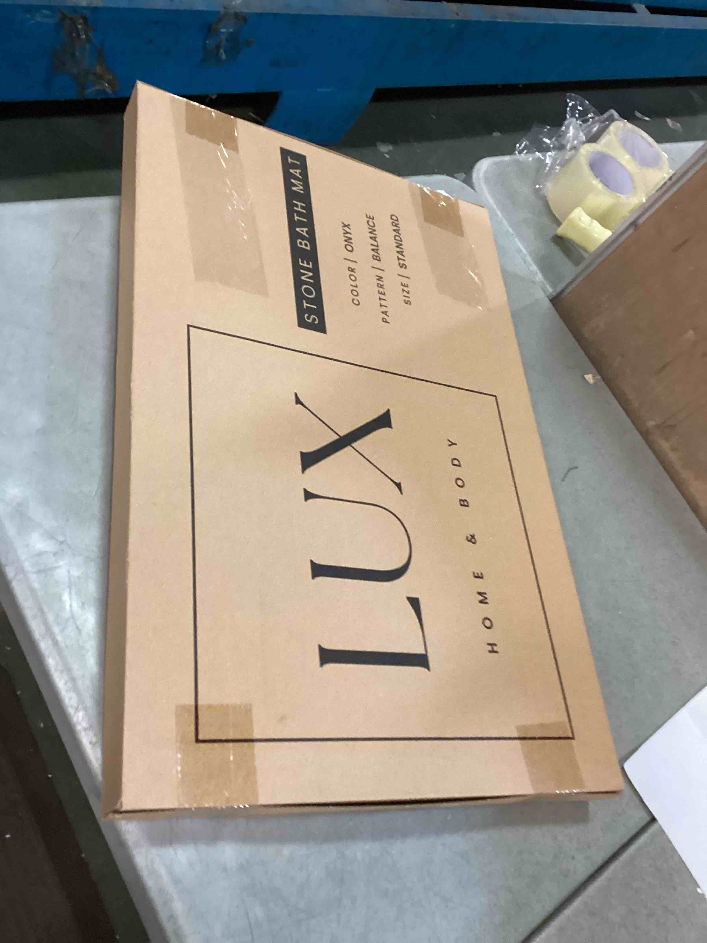 https://s3.amazonaws.com/lotting-images-prod/bidfta/_1732231456170.jpeg