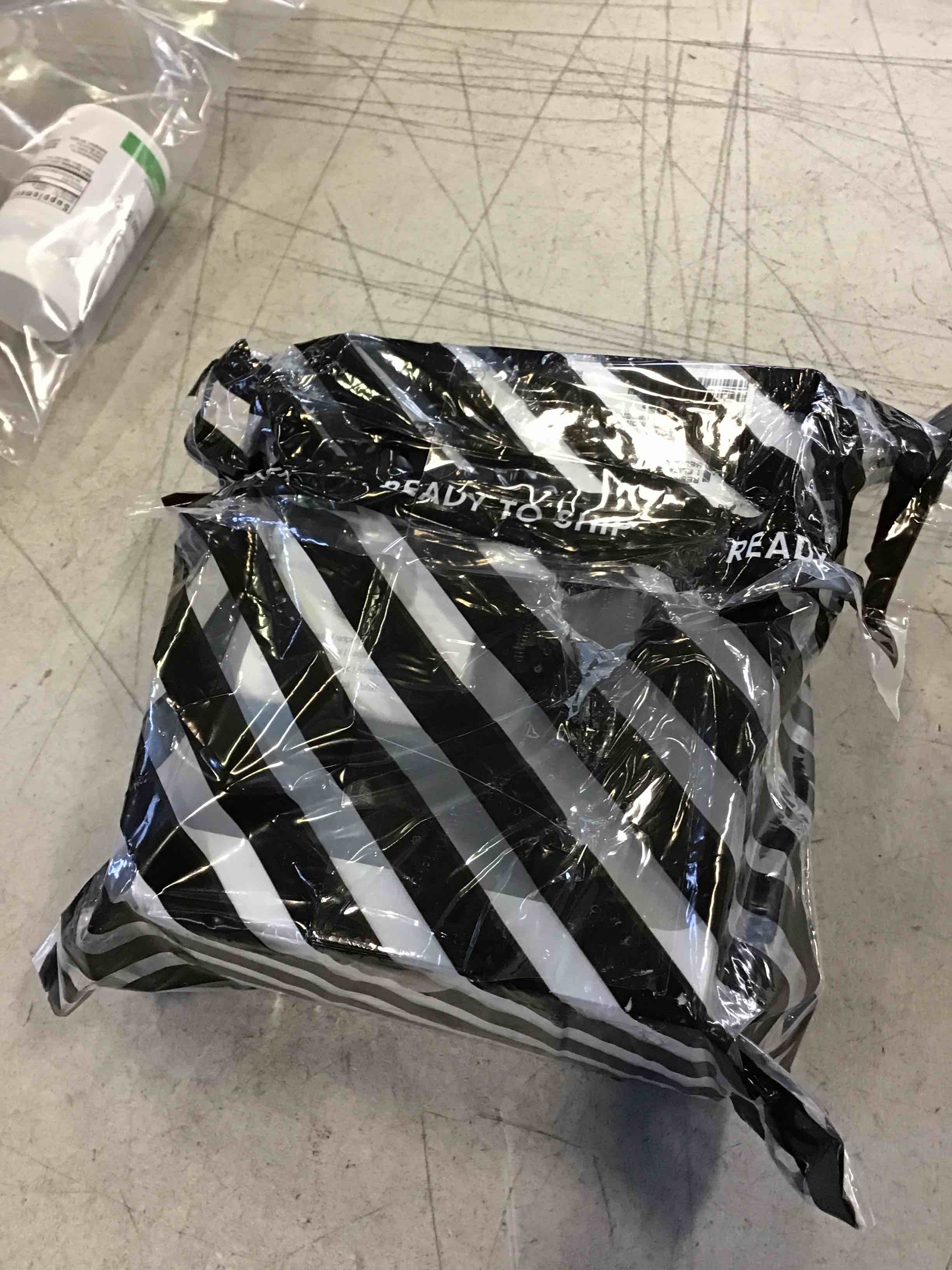 https://s3.amazonaws.com/lotting-images-prod/bidfta/_1732286487887.jpeg