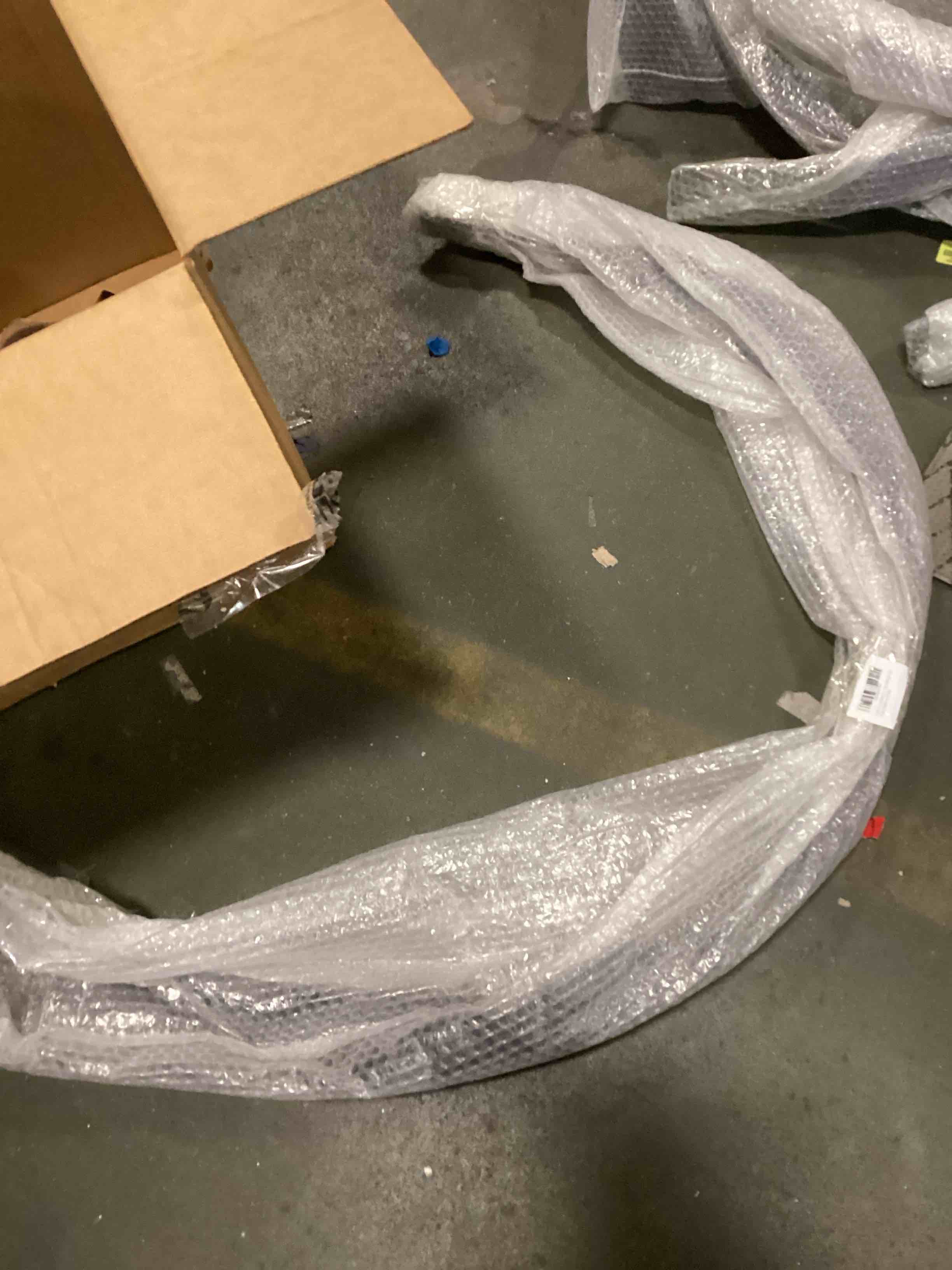 https://s3.amazonaws.com/lotting-images-prod/bidfta/_1732301443594.jpeg