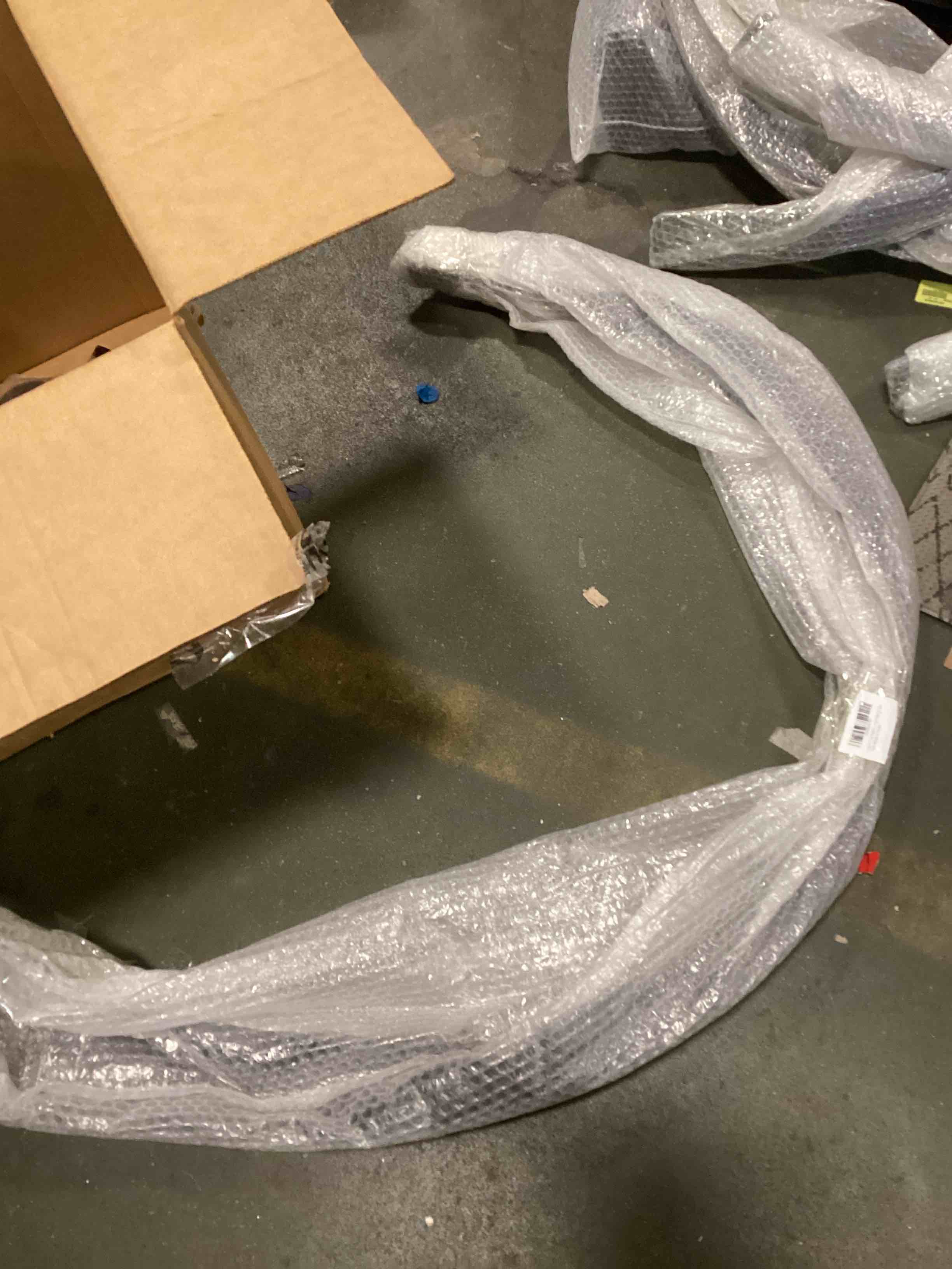 https://s3.amazonaws.com/lotting-images-prod/bidfta/_1732301445084.jpeg