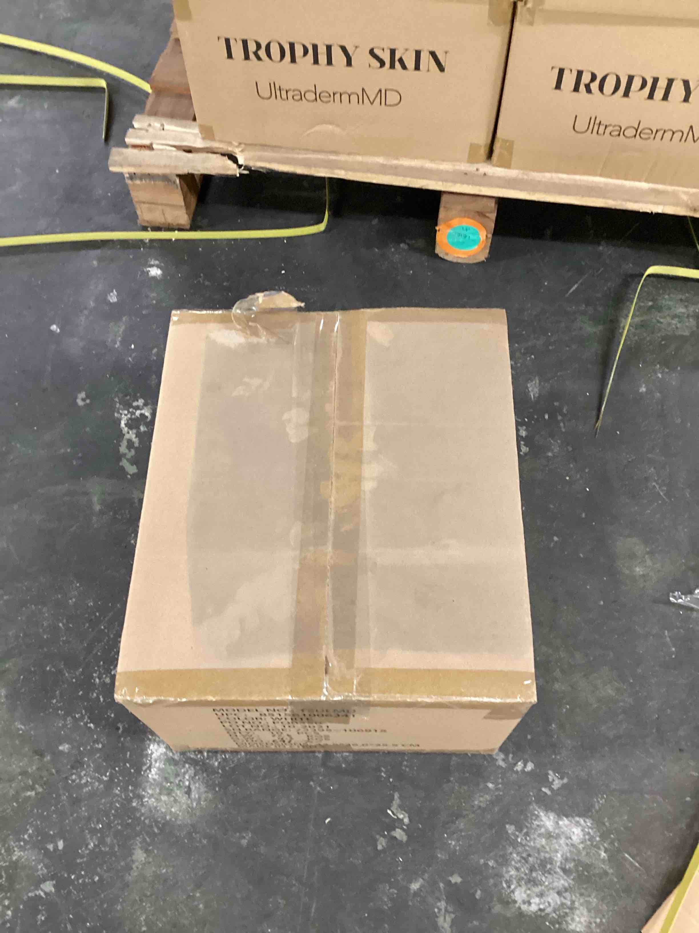 https://s3.amazonaws.com/lotting-images-prod/bidfta/_1732750479661.jpeg