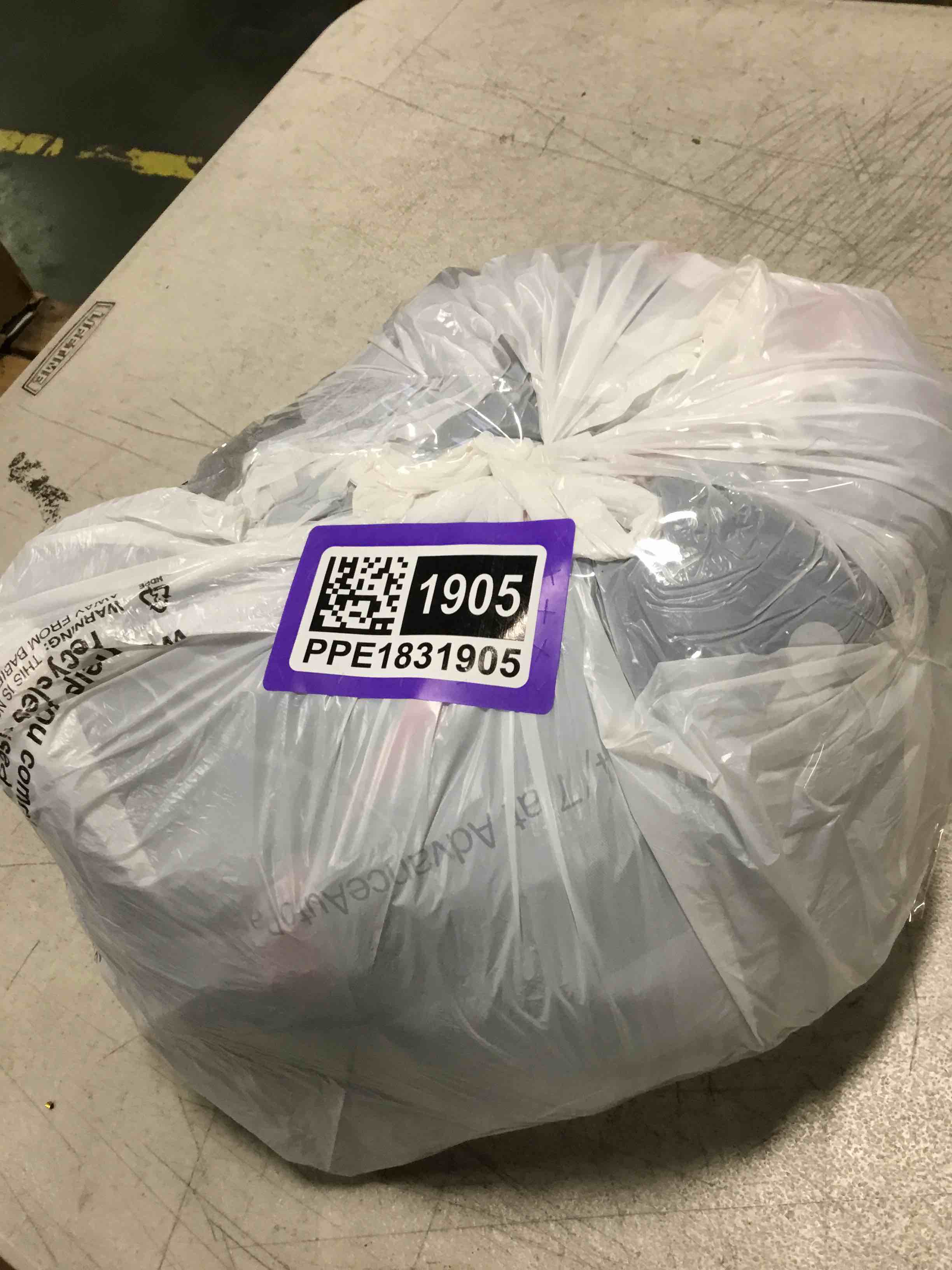 https://s3.amazonaws.com/lotting-images-prod/bidfta/_1732885623767.jpeg