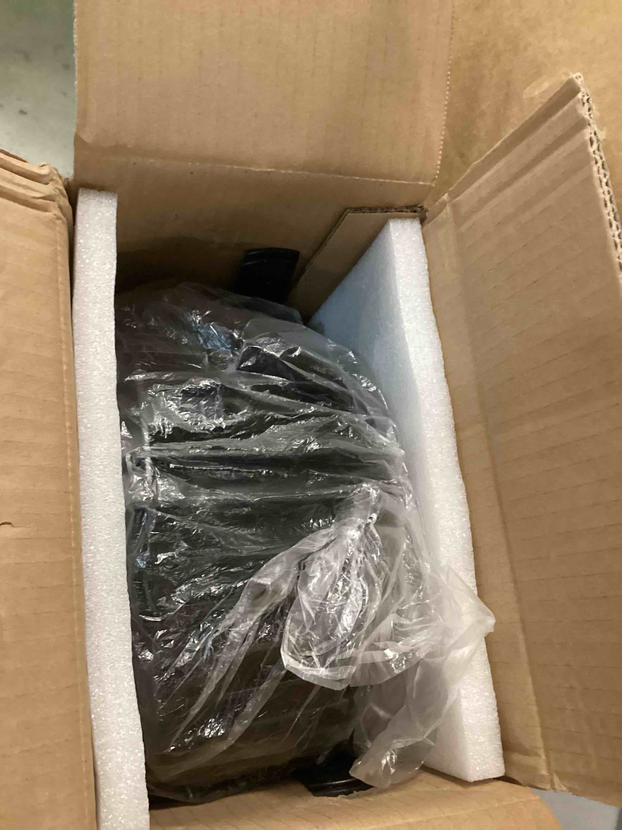 https://s3.amazonaws.com/lotting-images-prod/bidfta/_1732885650410.jpeg