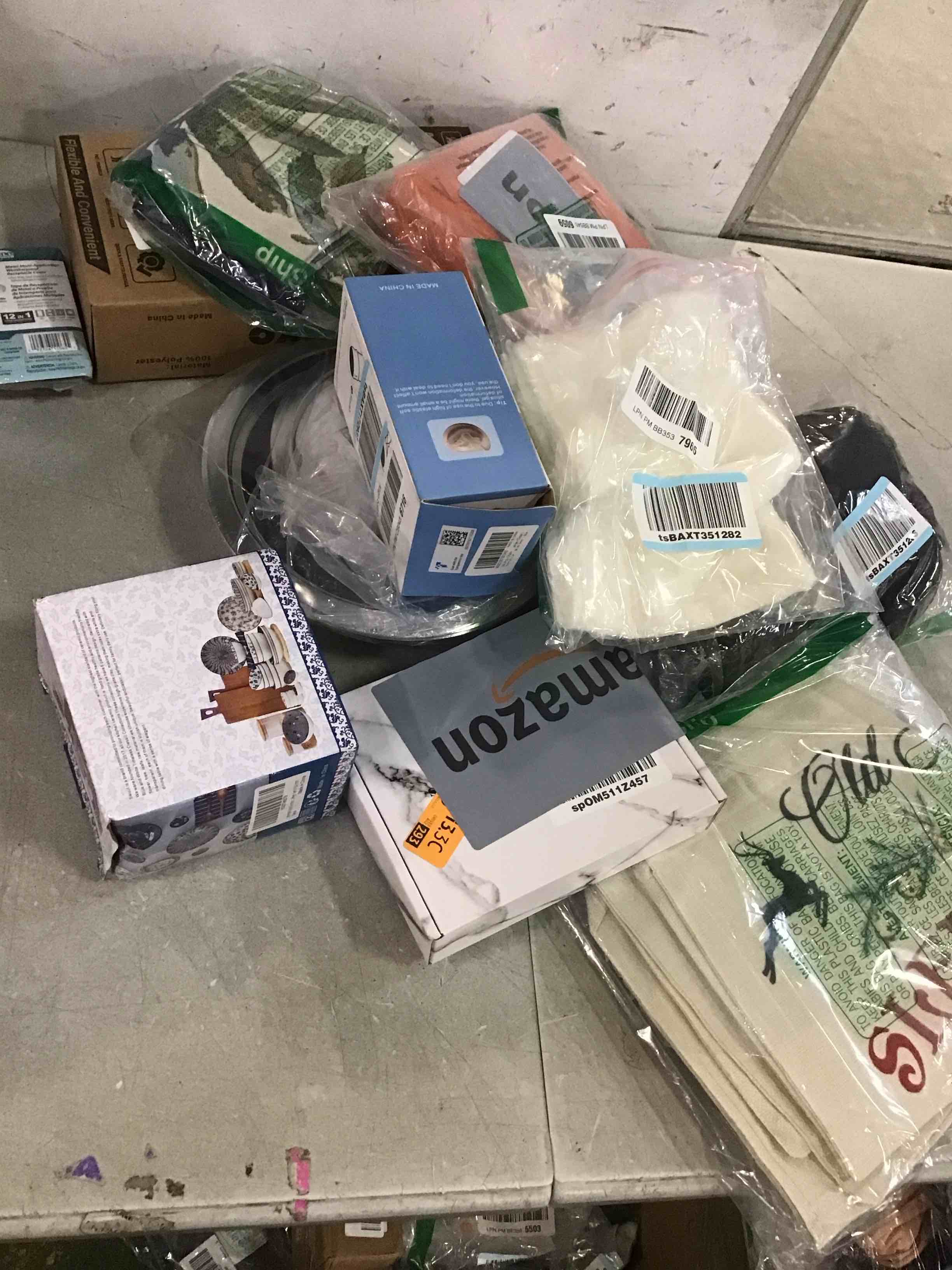 https://s3.amazonaws.com/lotting-images-prod/bidfta/_1733239382577.jpeg