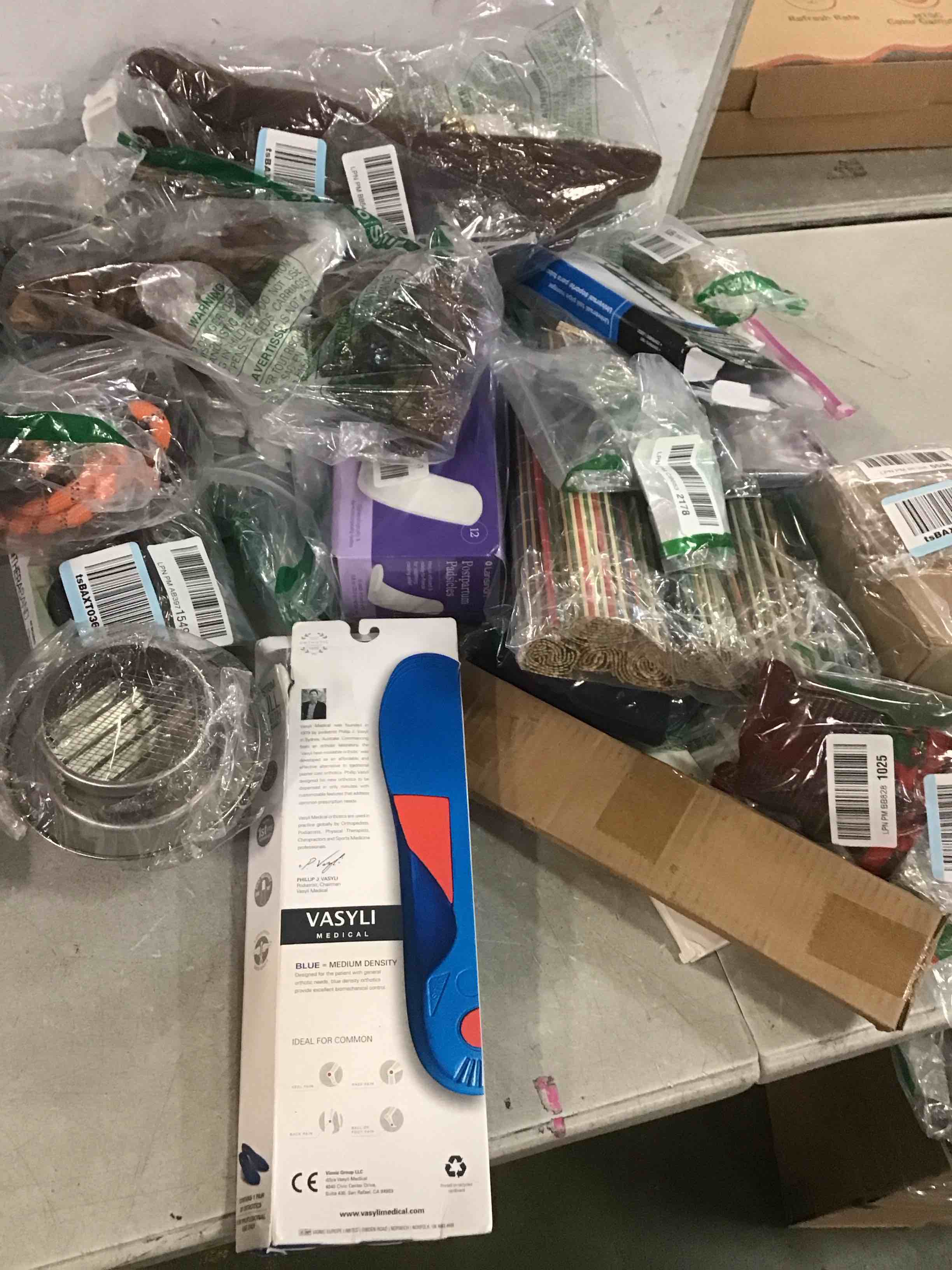 https://s3.amazonaws.com/lotting-images-prod/bidfta/_1733239654577.jpeg