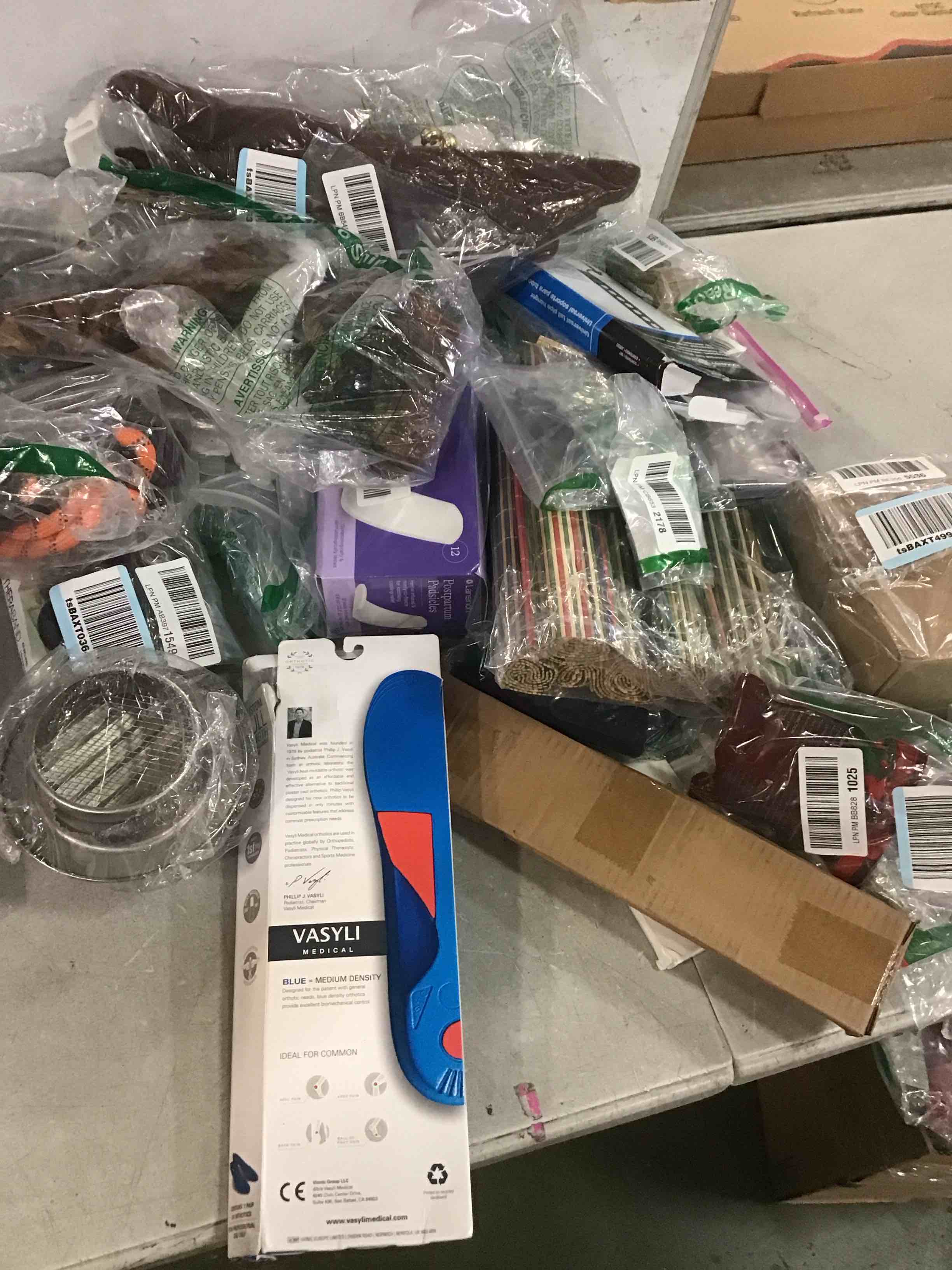 https://s3.amazonaws.com/lotting-images-prod/bidfta/_1733239656033.jpeg