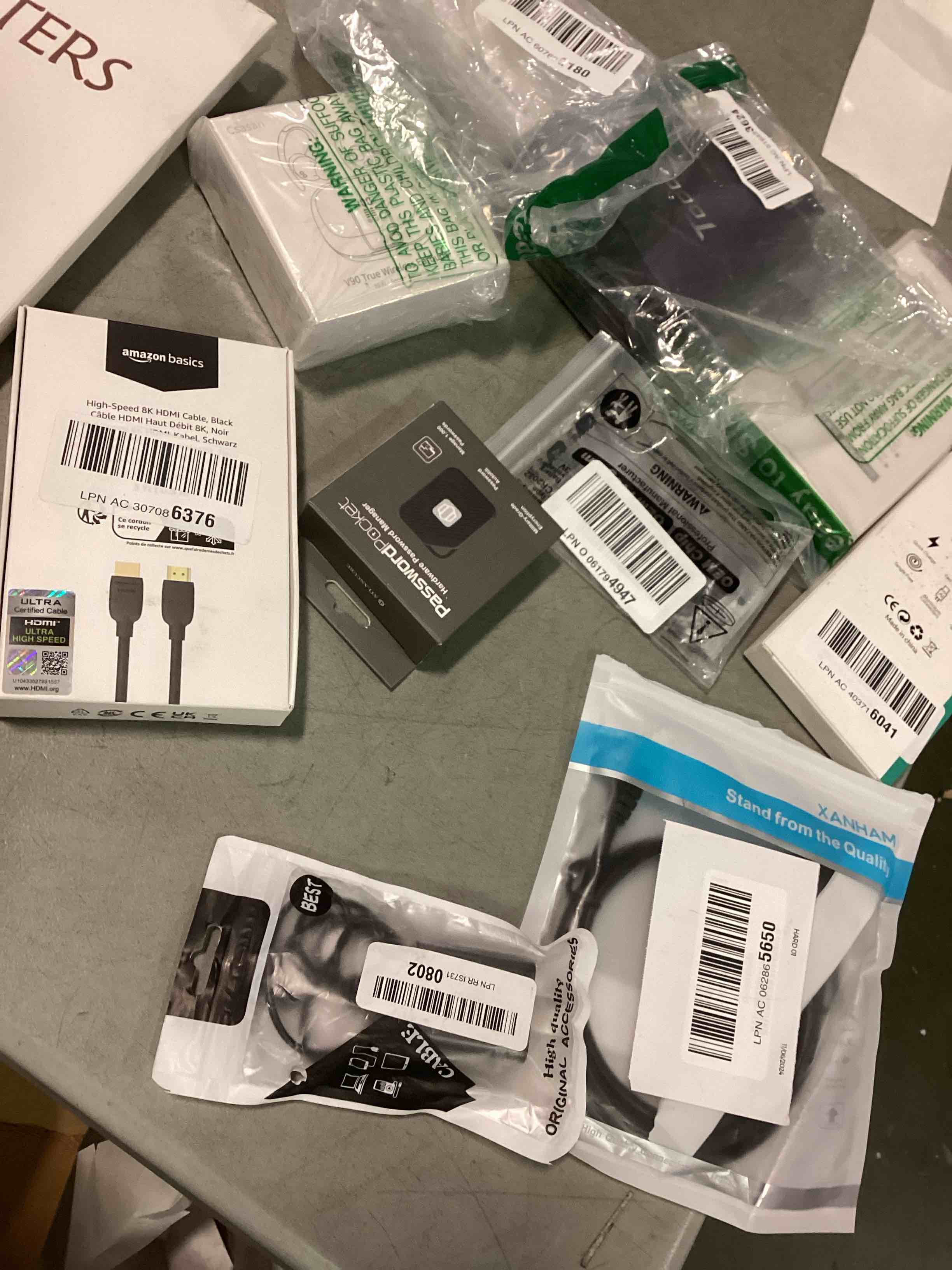 https://s3.amazonaws.com/lotting-images-prod/bidfta/_1733519399651.jpeg