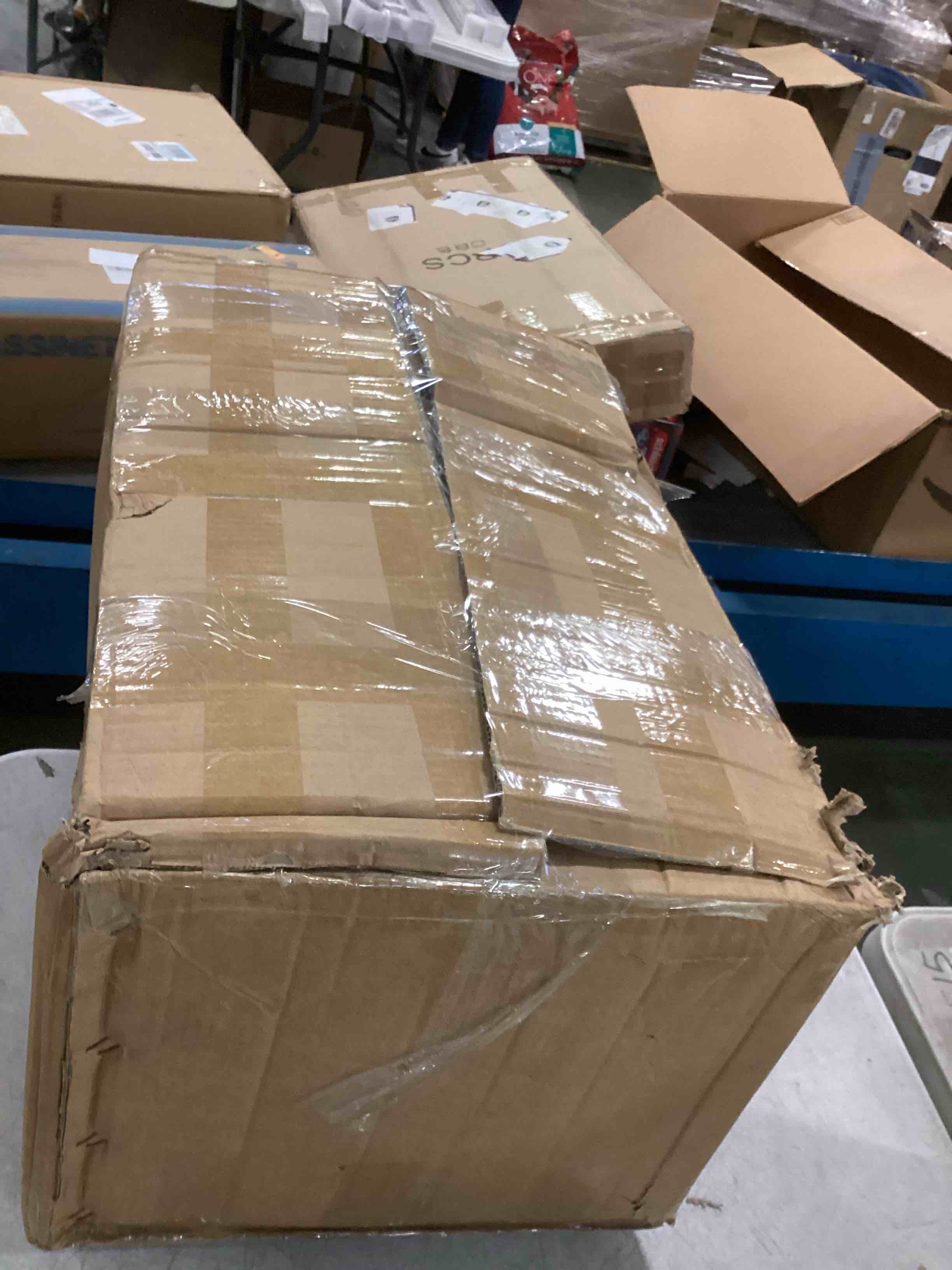https://s3.amazonaws.com/lotting-images-prod/bidfta/_1733925252168.jpeg
