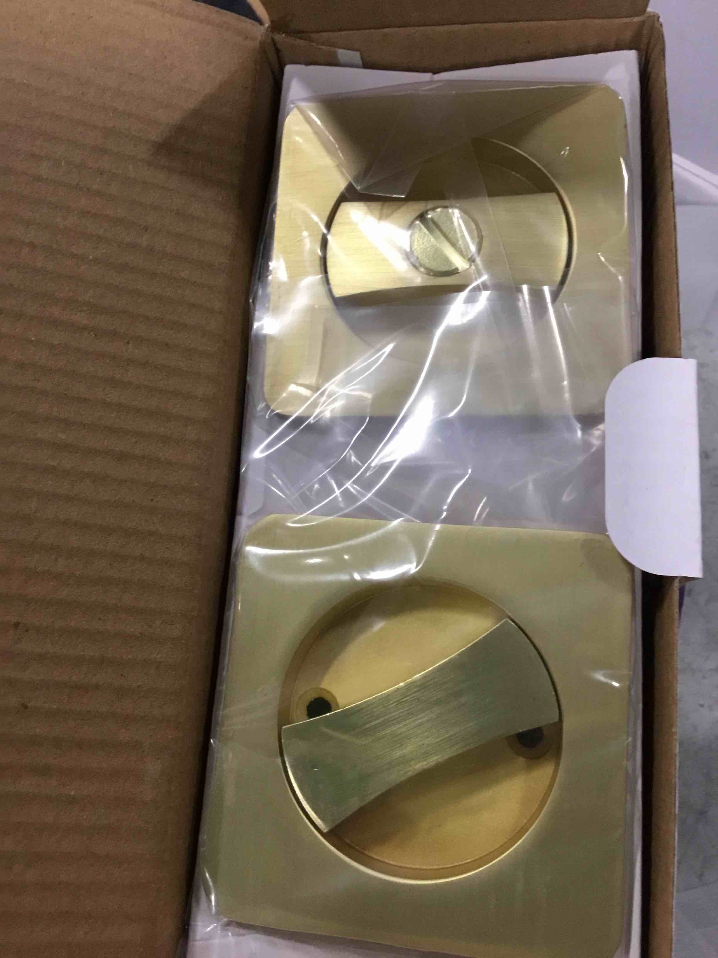 https://s3.amazonaws.com/lotting-images-prod/bidfta/_1733951389431.jpeg