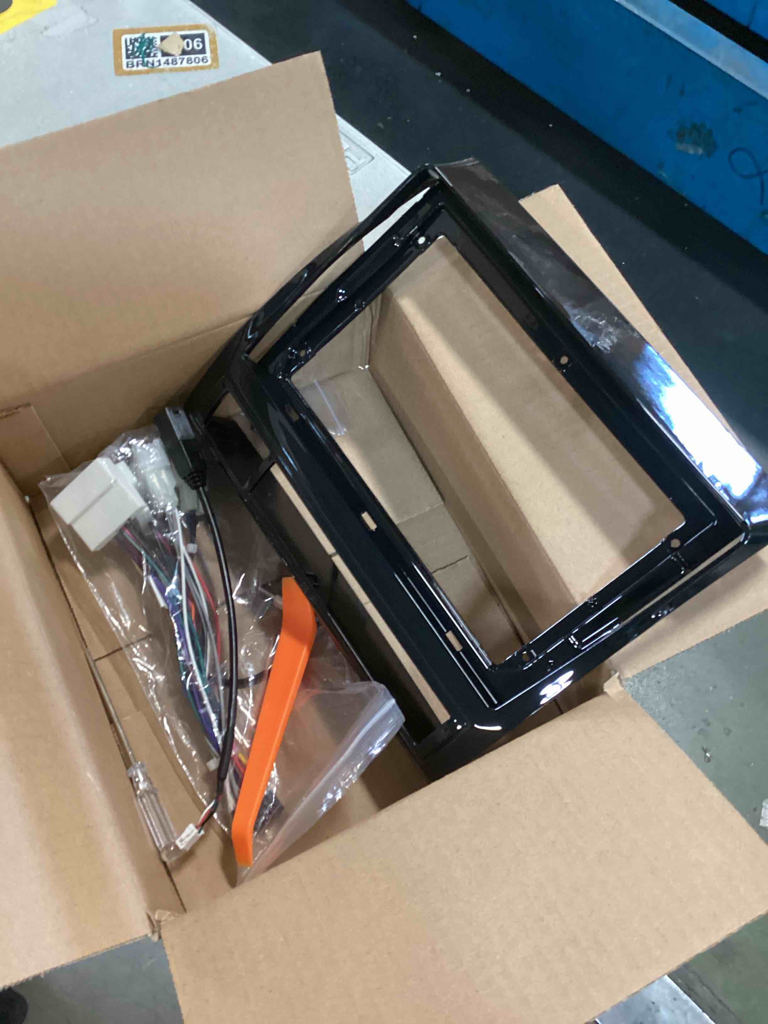 https://s3.amazonaws.com/lotting-images-prod/bidfta/_1734110579547.jpeg