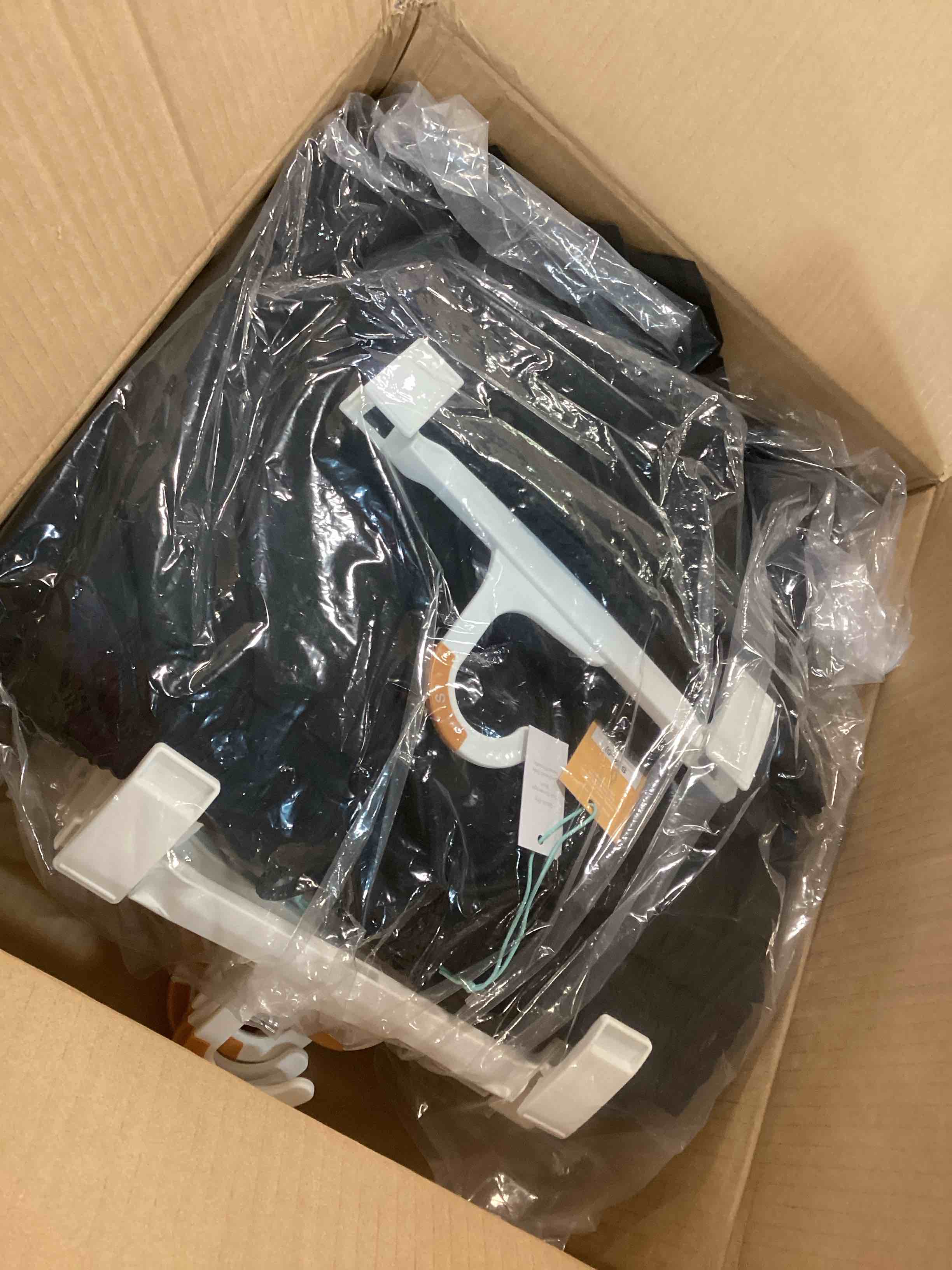 https://s3.amazonaws.com/lotting-images-prod/bidfta/_1734116841090.jpeg