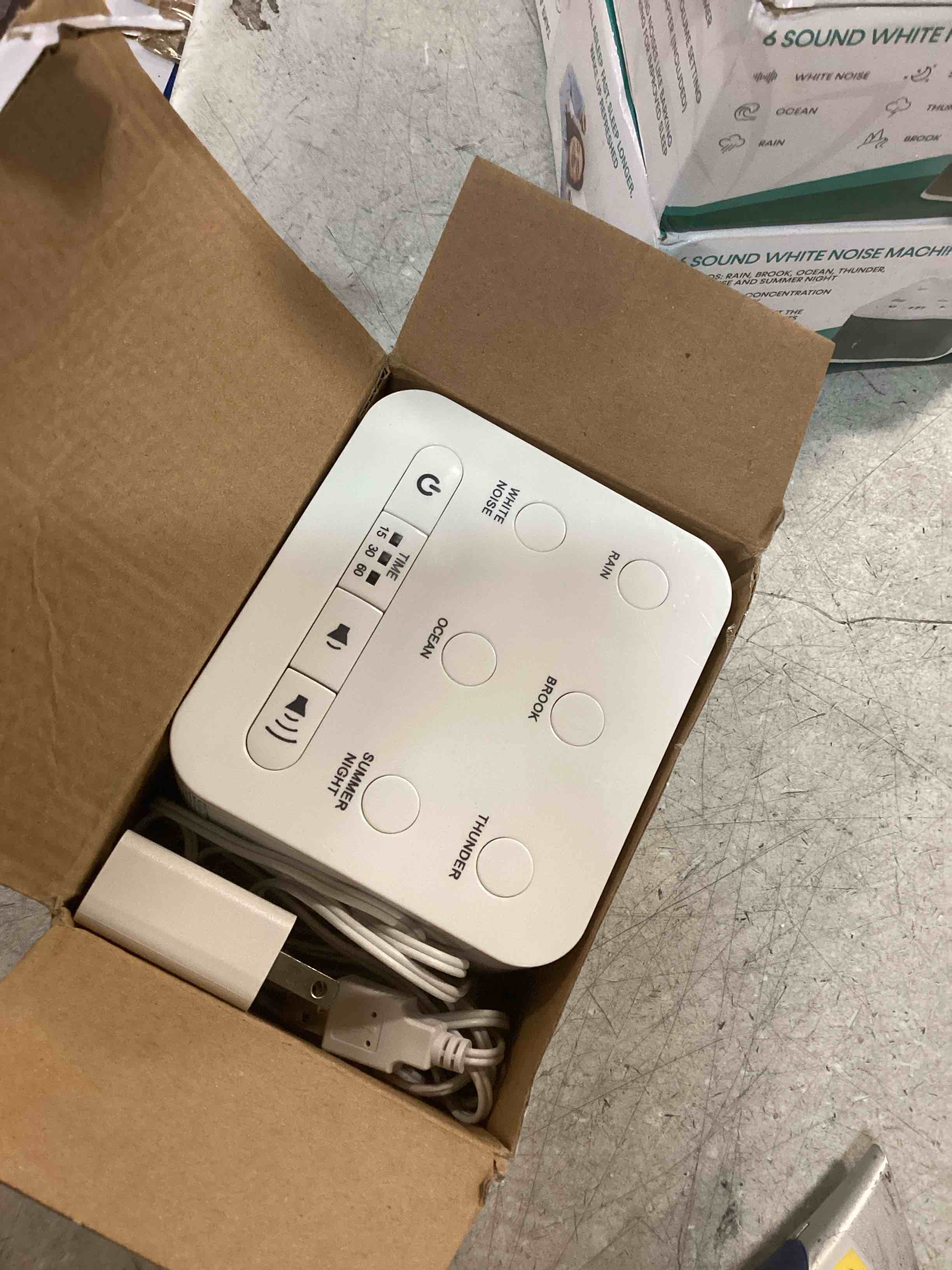 https://s3.amazonaws.com/lotting-images-prod/bidfta/_1734446579362.jpeg