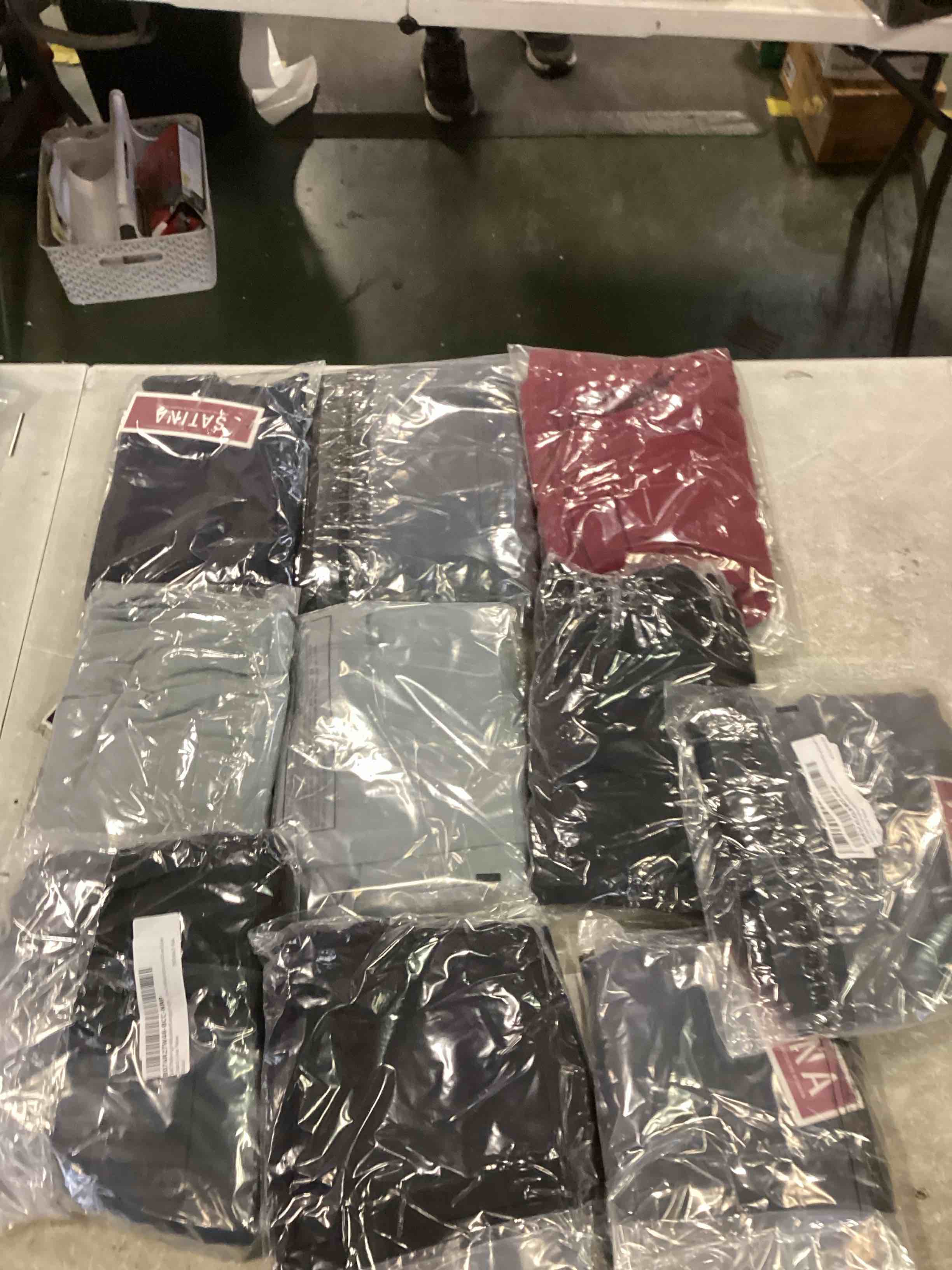 https://s3.amazonaws.com/lotting-images-prod/bidfta/_1734552801826.jpeg