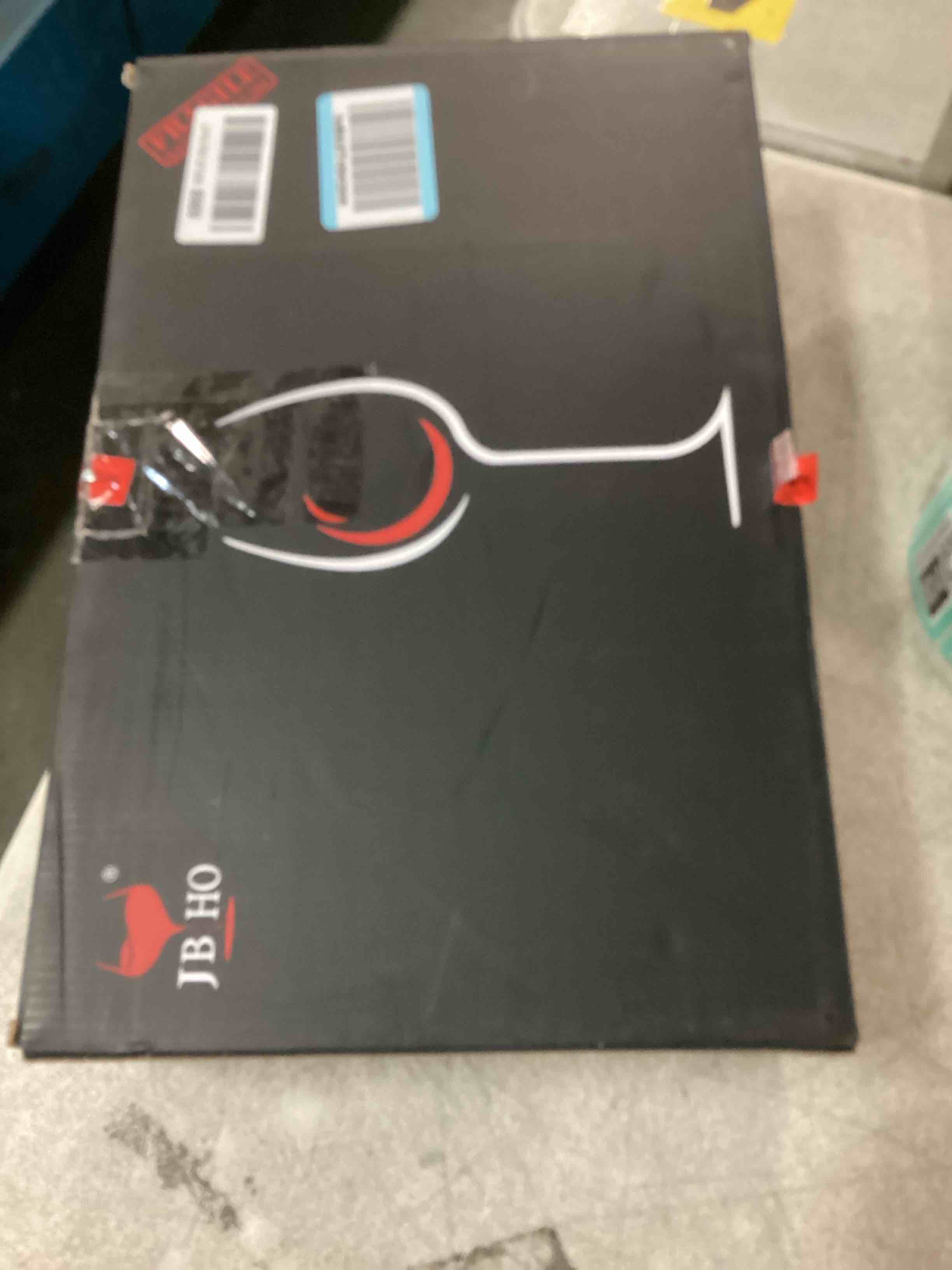 https://s3.amazonaws.com/lotting-images-prod/bidfta/_1734700328663.jpeg