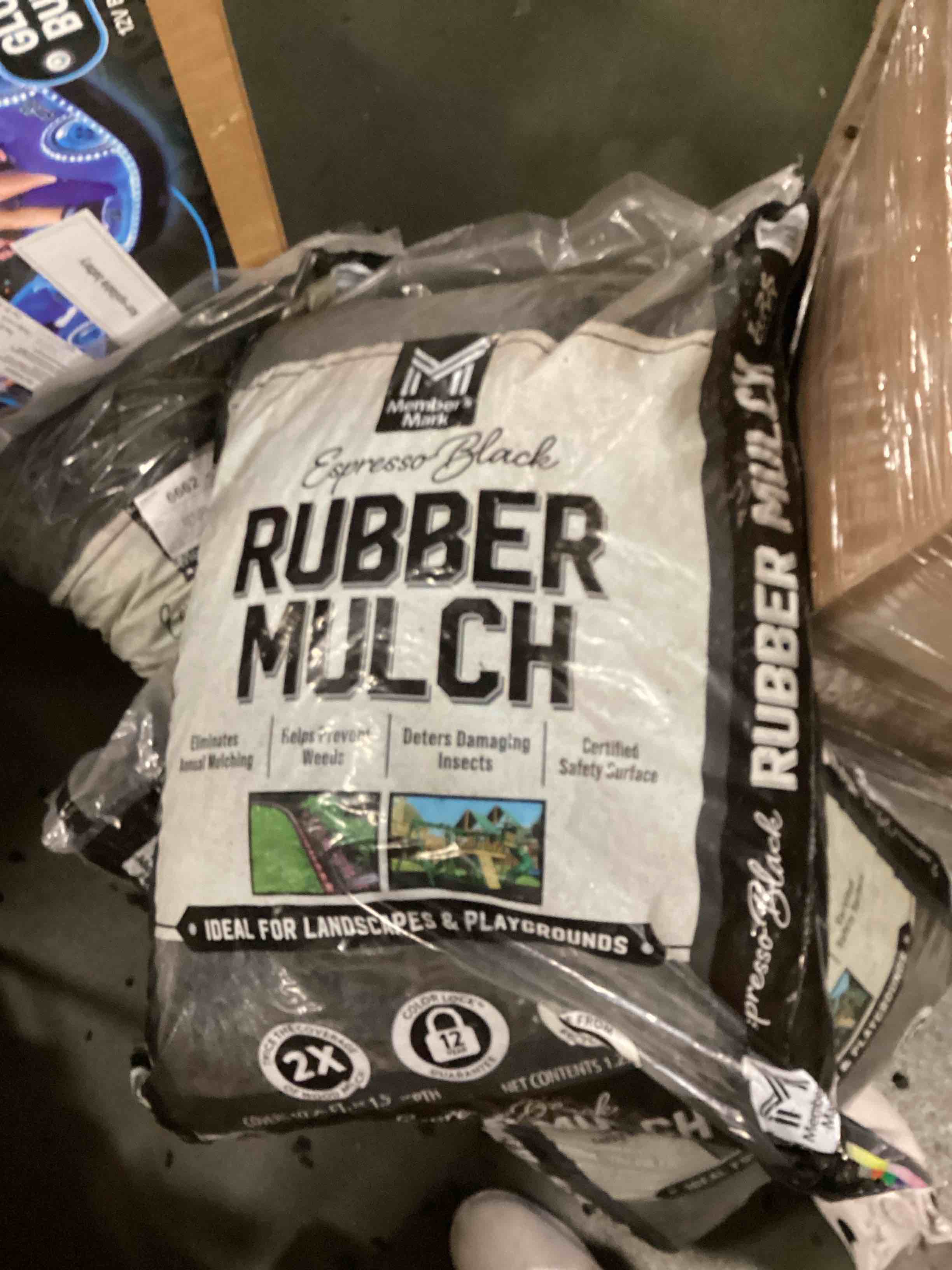 Member's Mark Black Rubber Mulch, 1.25 cu. ft.