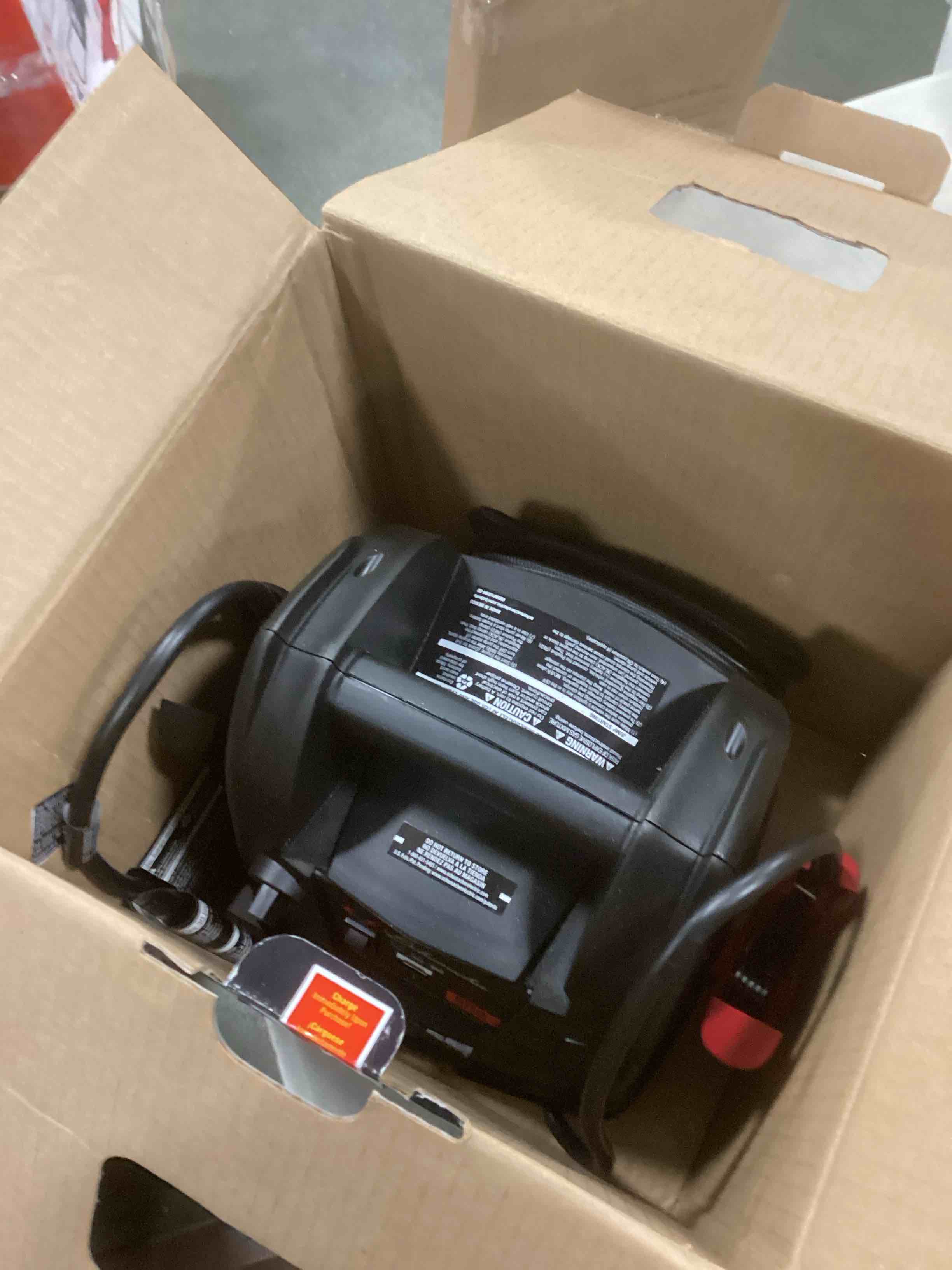 https://s3.amazonaws.com/lotting-images-prod/bidfta/_1734728212756.jpeg