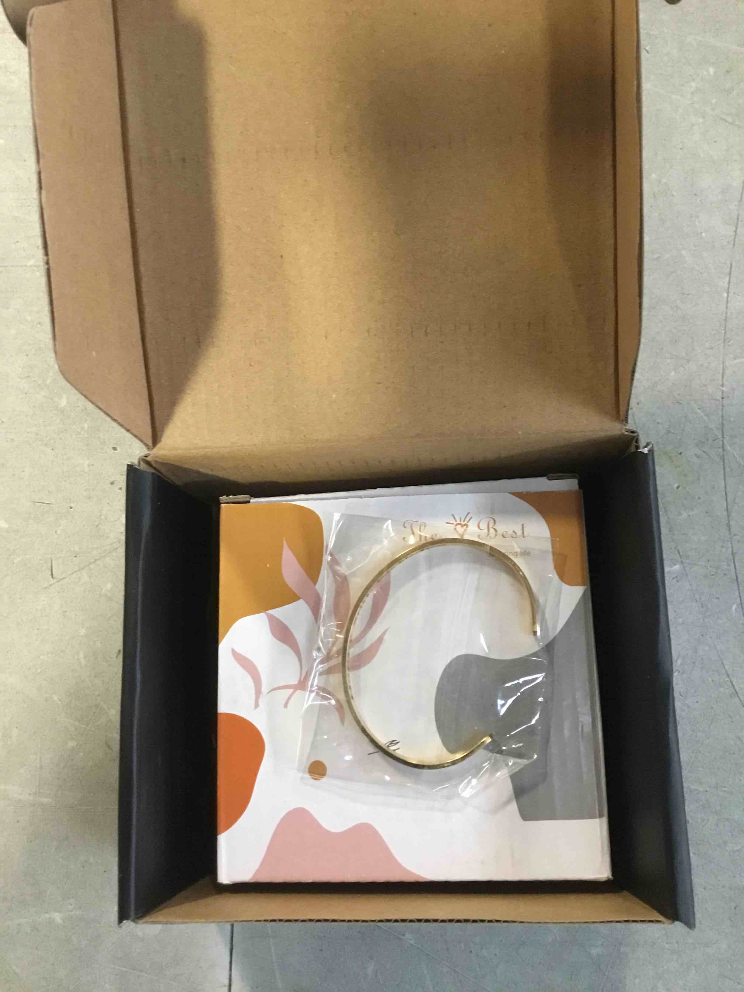 https://s3.amazonaws.com/lotting-images-prod/bidfta/_1735072018619.jpeg