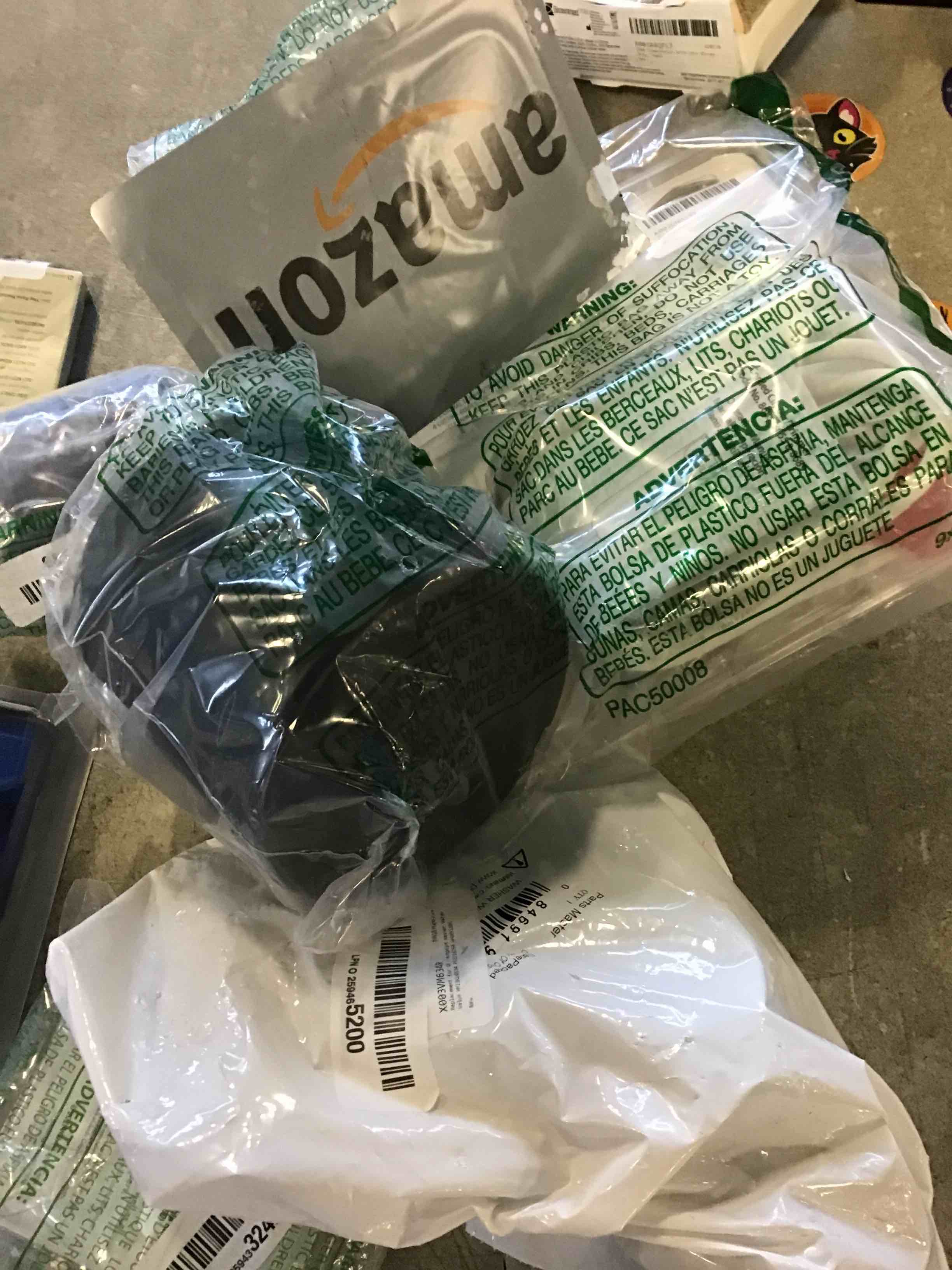 https://s3.amazonaws.com/lotting-images-prod/bidfta/_1735584853391.jpeg