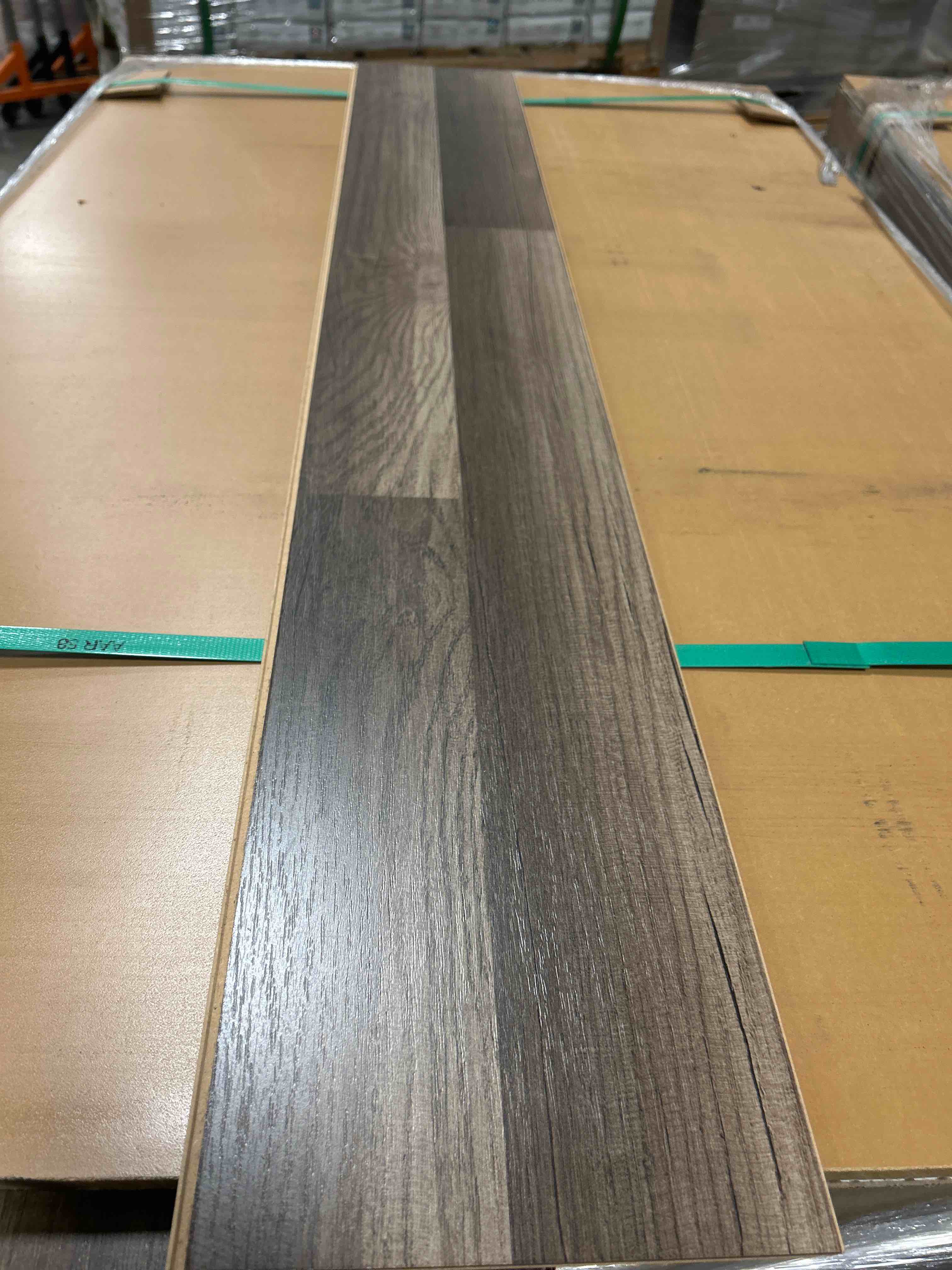 Laminate Wood Flooring (22.66 sq ft/ Box) 56 Boxes = 1268.98 Sq Ft 