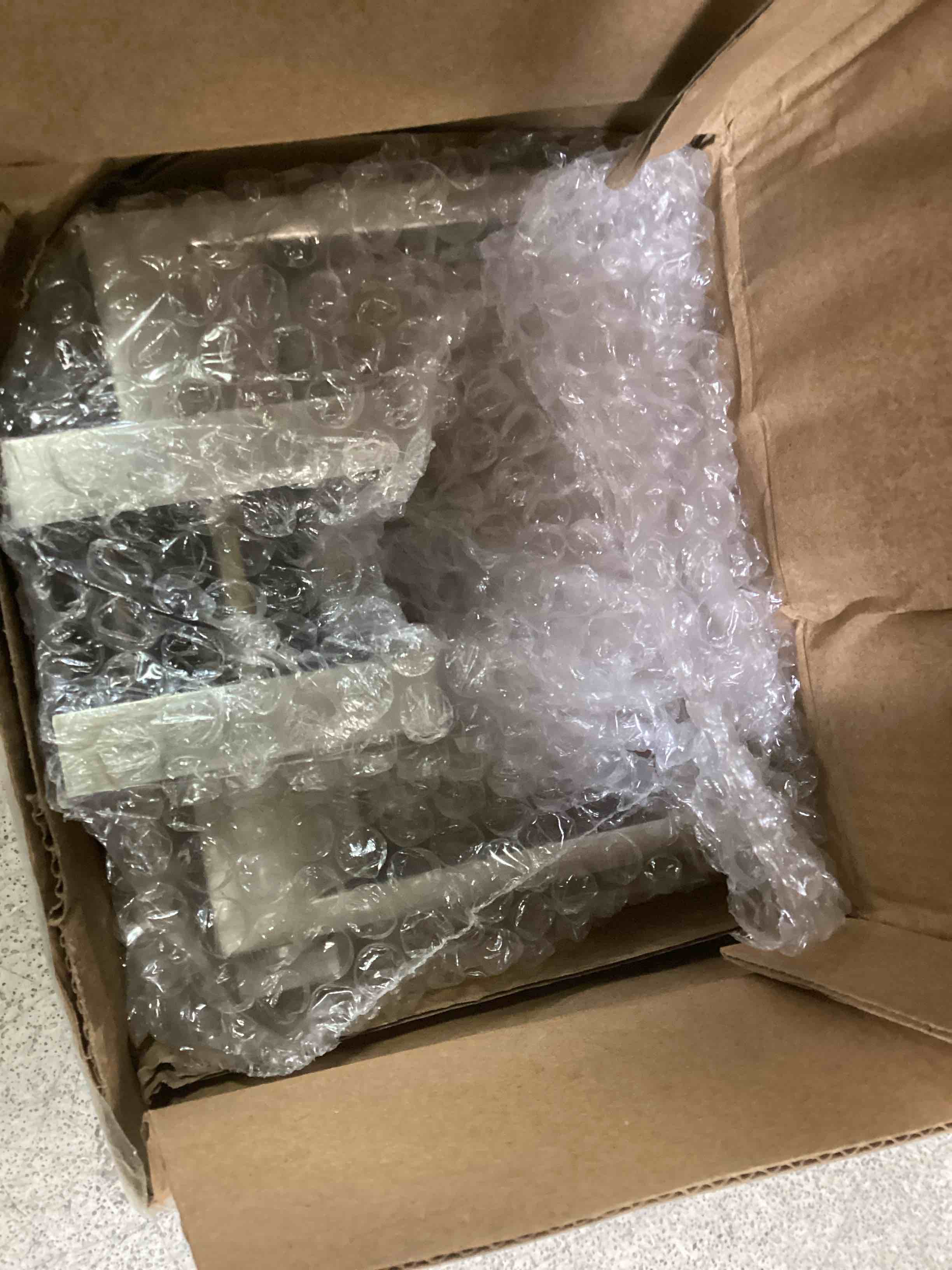 https://s3.amazonaws.com/lotting-images-prod/bidfta/_1736782884979.jpeg