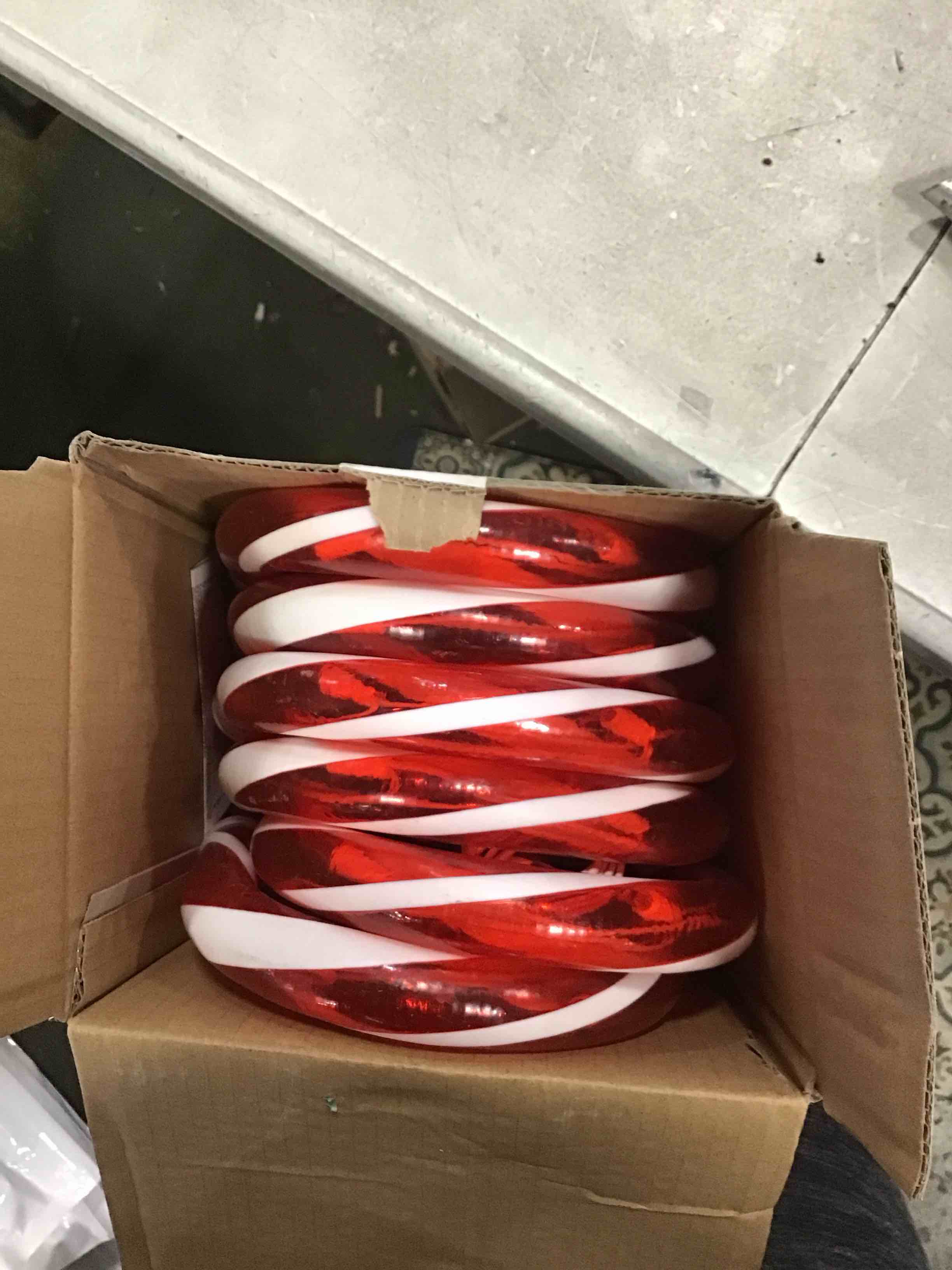 https://s3.amazonaws.com/lotting-images-prod/bidfta/_1737047484840.jpeg